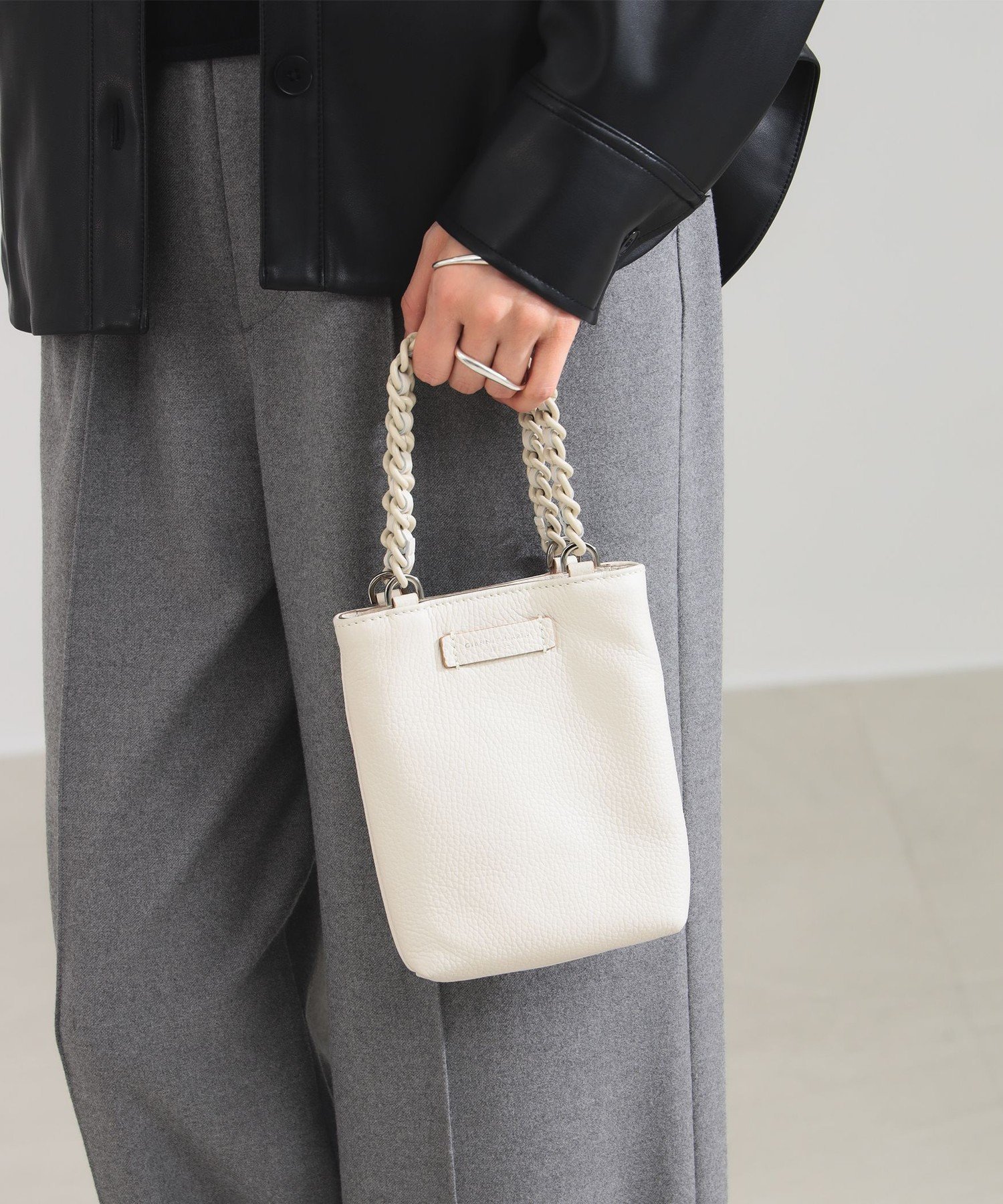 【デミルクス ビームス/Demi-Luxe BEAMS】のGIANNI CHIARINI / CAMILLA レザートートバッグ インテリア・キッズ・メンズ・レディースファッション・服の通販 founy(ファニー) 　ファッション　Fashion　レディースファッション　Fashion for Women　バッグ　Bags　クラシック　Classic, Timeless Style　コレクション　Collection, Seasonal Line　コンパクト　Compact, Small Size　スマート　Smart, Elegant　財布　Wallet, Purse　チェーン　Chain, Chain Strap　ハンド　Hand, Handmade　モダン　Modern, Contemporary　MARBLE|ID: prp329100004819795 ipo3291000000035021734