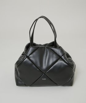 【ナノ ユニバース/nano universe】 YAHKI/FAKE トートバッグ人気、トレンドファッション・服の通販 founy(ファニー) ファッション Fashion レディースファッション Fashion for Women バッグ Bags 秋 Autumn キルティング Quilted, Quilting 台形 A-Line, Trapezoid Shape 定番 Standard, Basic Item フェイクレザー Faux Leather, PU Leather フォルム Silhouette, Form ポケット Pocket, Pocket Detail ポーチ Pouch, Small Case マグネット Magnet, Magnetic Closure ビジネス 仕事 通勤 Business / Work / Commuting 2025年 2025 2025-2026秋冬・A/W Autumn/Winter 2025–26 AW25–26 |ID:prp329100004819840