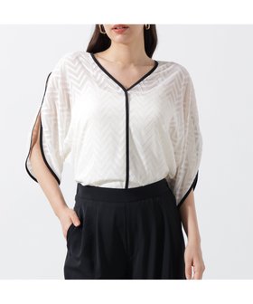 【ピンキーアンドダイアン/Pinky&Dianne】のパイピングシアーブラウス 人気、トレンドファッション・服の通販 founy(ファニー) ファッション Fashion レディースファッション Fashion for Women トップス・カットソー Cut & Sew Tops シャツ・ブラウス・オフィスカジュアル Elegant Blouses & Button-Ups エレガント 上品 Elegant ジャカード／ジャガード Jacquard, Woven Pattern スタンダード Standard, Basic ストレッチ Stretch, Stretchy Fabric スリット Slit, Slit Detail スリーブ Sleeve, Long Sleeve / Short Sleeve |ID:prp329100004819856