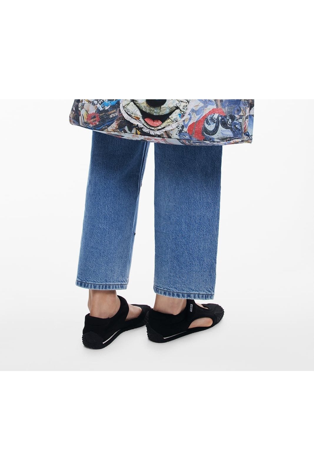 【デシグアル/Desigual】のミッキーマウスグラフィティプリント 2WAYショルダー&ハンドバッグ ディズニー インテリア・キッズ・メンズ・レディースファッション・服の通販 founy(ファニー) 　ファッション　Fashion　レディースファッション　Fashion for Women　カラフル　Colorful Design　キャラクター　Character, Licensed Characters　ショルダー　Shoulder, Shoulder Strap　定番　Standard, Basic Item　パターン　Pattern, Design Print　プリント　Print, Printed Pattern　ビジネス 仕事 通勤　Business / Work / Commuting　マルチ/9019|ID: prp329100004819876 ipo3291000000035022606