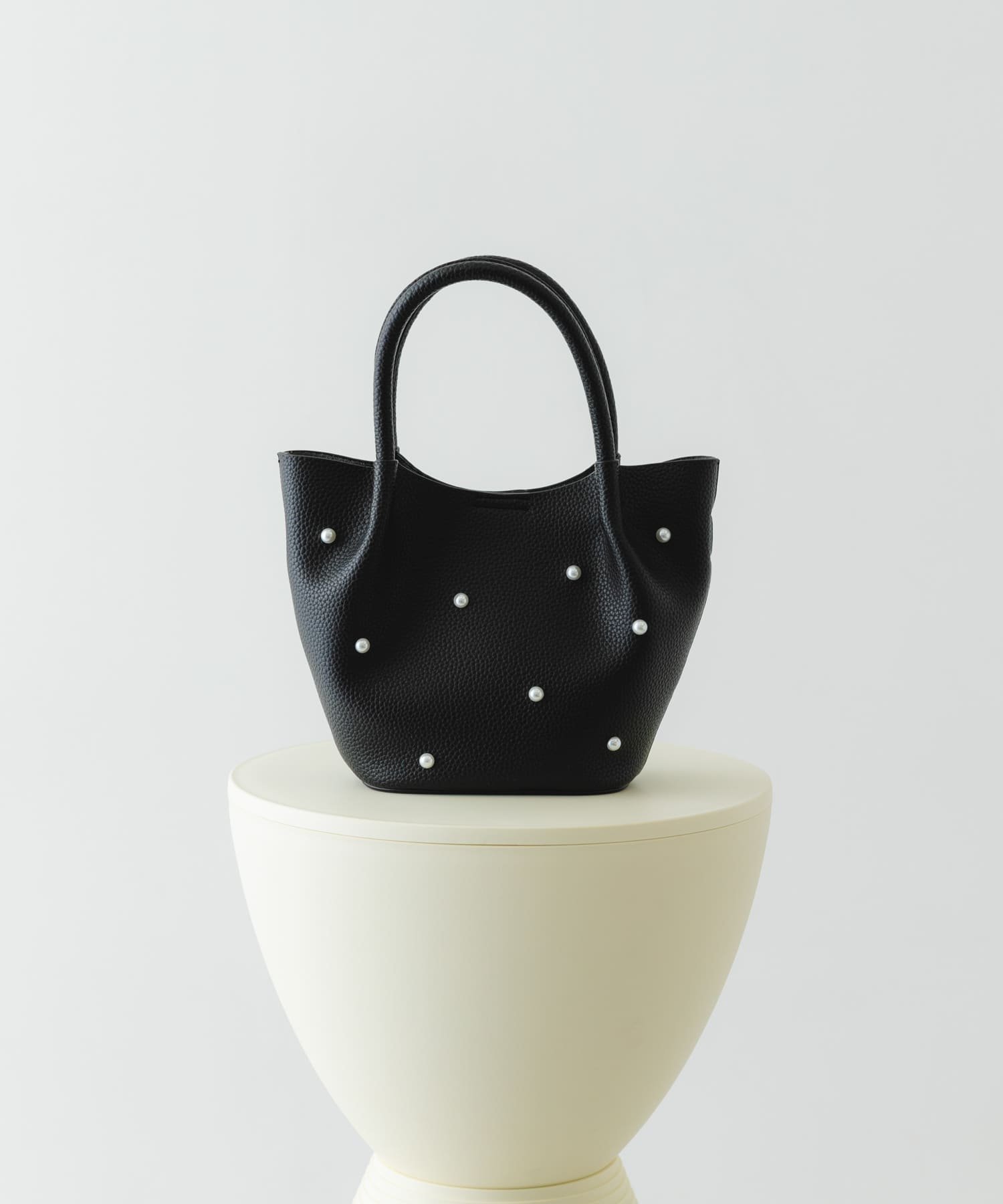 【ロデスコ/RODE SKO / URBAN RESEARCH】のインバッグ付ミニパールバッグ インテリア・キッズ・メンズ・レディースファッション・服の通販 founy(ファニー) 　ファッション　Fashion　レディースファッション　Fashion for Women　バッグ　Bags　2025年　2025　2025-2026秋冬・A/W　Autumn/Winter 2025–26 AW25–26　冬　Winter / This Winter　デニム　Denim, Jeans Material　パール　Pearl, Pearl Accent　ポーチ　Pouch, Small Case　エレガント 上品　Elegant　A/W・秋冬　Autumn/Winter　BLACK|ID: prp329100004819930 ipo3291000000035023672