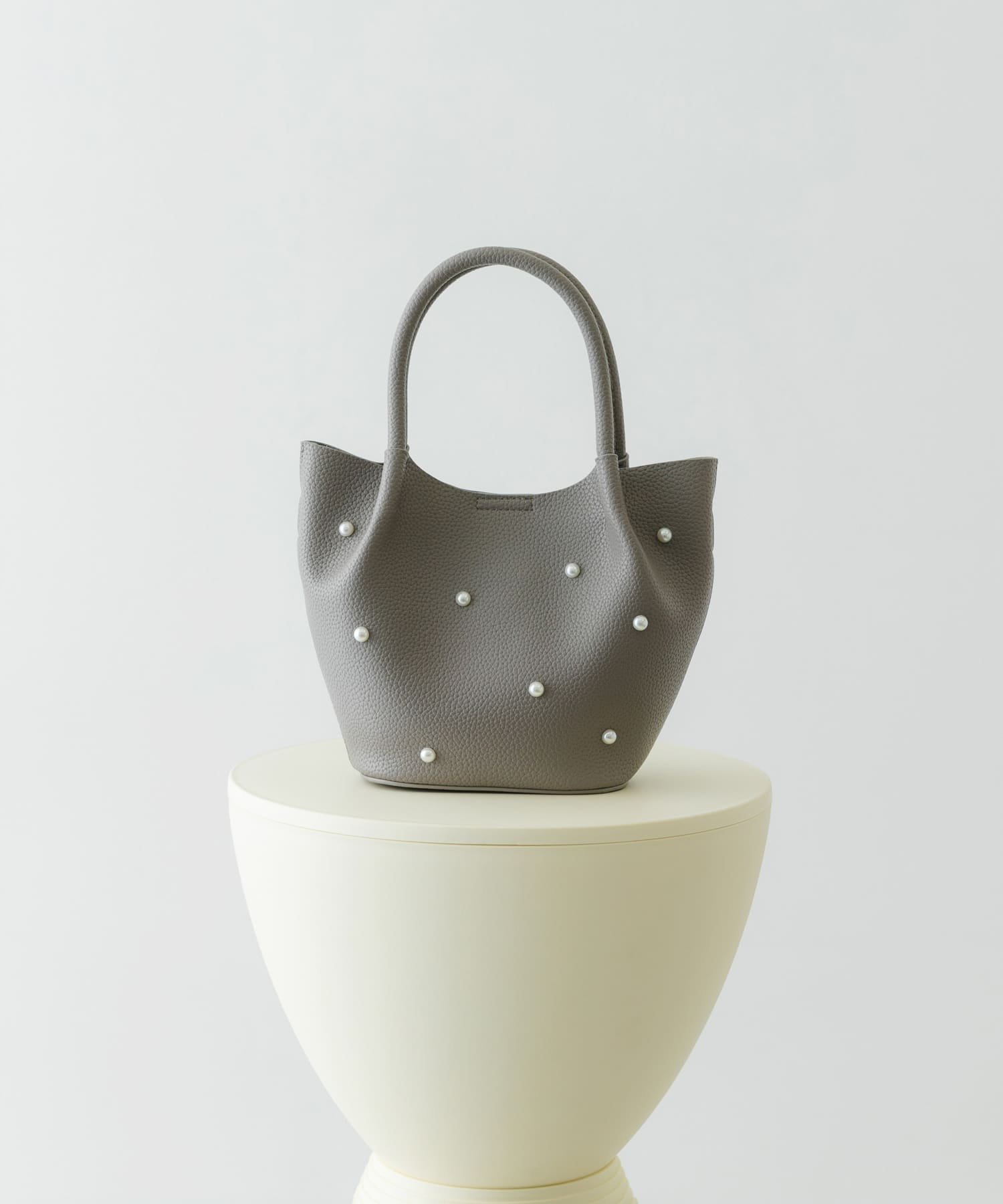 【ロデスコ/RODE SKO / URBAN RESEARCH】のインバッグ付ミニパールバッグ インテリア・キッズ・メンズ・レディースファッション・服の通販 founy(ファニー) 　ファッション　Fashion　レディースファッション　Fashion for Women　バッグ　Bags　2025年　2025　2025-2026秋冬・A/W　Autumn/Winter 2025–26 AW25–26　冬　Winter / This Winter　デニム　Denim, Jeans Material　パール　Pearl, Pearl Accent　ポーチ　Pouch, Small Case　エレガント 上品　Elegant　A/W・秋冬　Autumn/Winter　GRAY|ID: prp329100004819930 ipo3291000000035023673