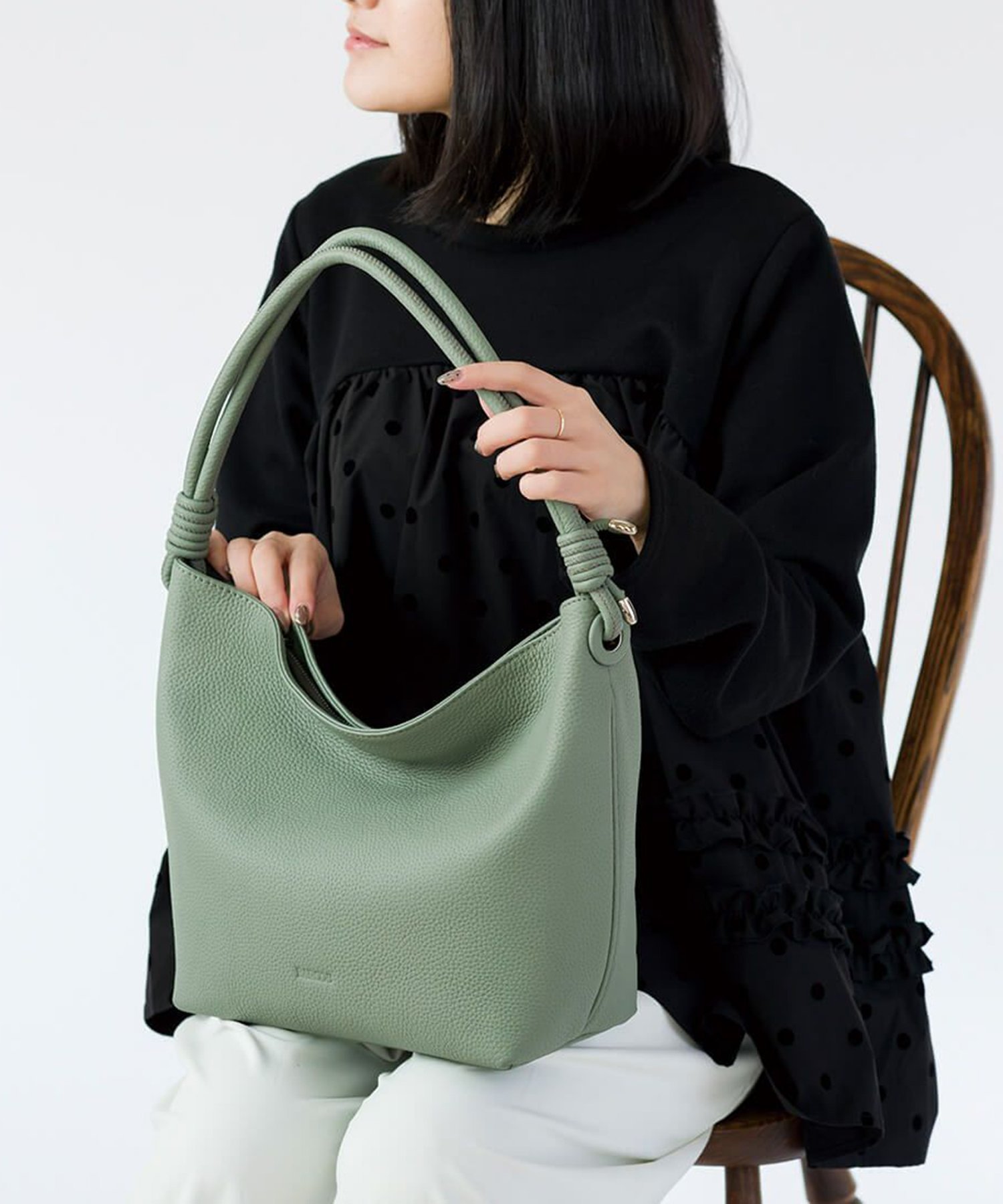 【バルコス/BARCOS】の【BARCOS】本革ソフトシュリンクレザーハンドルデザインホーボーバッグ インテリア・キッズ・メンズ・レディースファッション・服の通販 founy(ファニー) ファッション Fashion レディースファッション Fashion for Women バッグ Bags シンプル Simple, Minimal スカーフ Scarf, Neckwear スマート Smart, Elegant トレンド Trend, Trending Now ビジネス 仕事 通勤 Business / Work / Commuting ポケット Pocket, Pocket Detail エレガント 上品 Elegant 財布 Wallet, Purse ライトグリーン|ID: prp329100004819932 ipo3291000000035023686