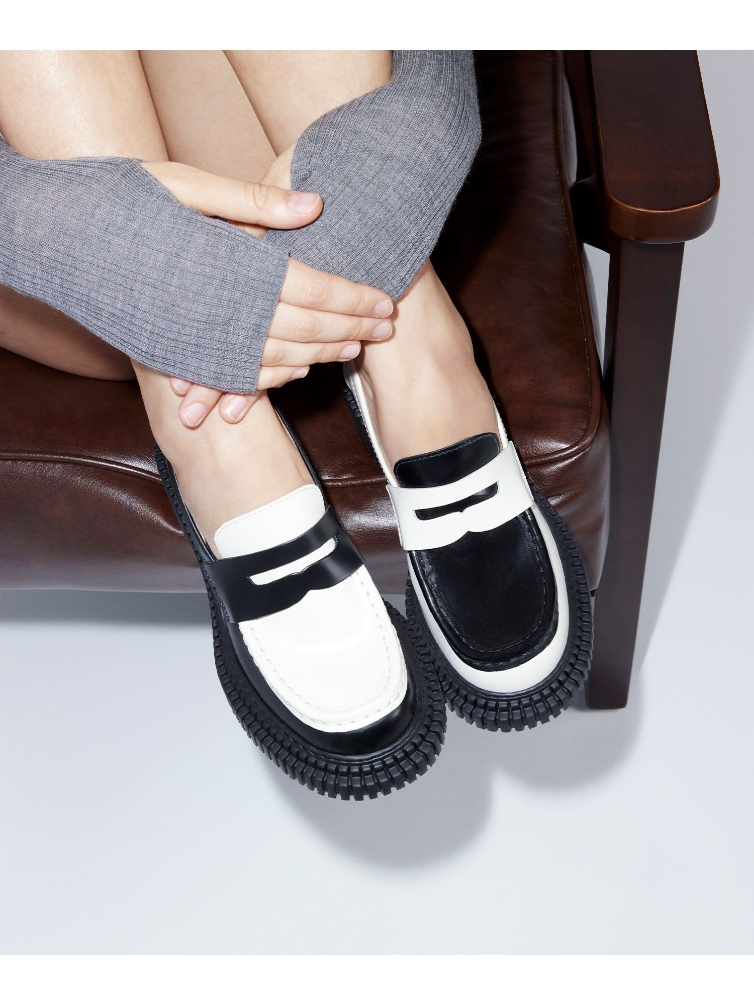 【カンペール/CAMPER】のカンペール TWINS / カジュアルシューズ インテリア・キッズ・メンズ・レディースファッション・服の通販 founy(ファニー) ファッション Fashion レディースファッション Fashion for Women インソール Shoe Insole クッション Cushion, Throw Pillow クラシック Classic, Timeless Style グラフィック Graphic, Graphic Design 軽量 Lightweight, Ultra Light シューズ Shoes, Footwear スマート Smart, Elegant パターン Pattern, Design Print フェミニン Feminine, Girly ライニング Inner Lining, Inner Fabric, Lined 2026年 2026 ブラック|ID: prp329100004819975 ipo3291000000035024111