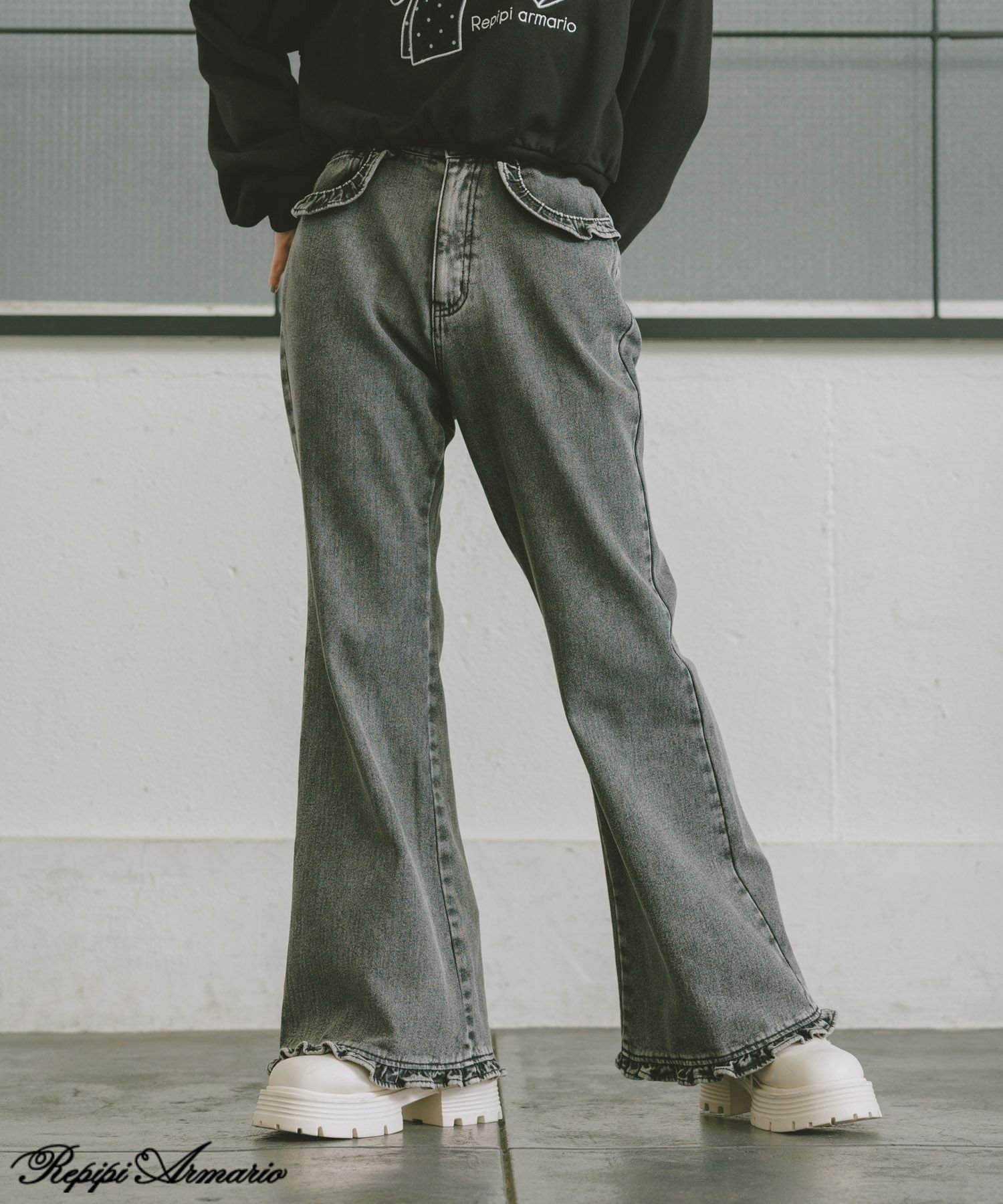 【レピピアルマリオ/repipi armario / KIDS】の【girly line】トキメキ起毛デニムパンツ インテリア・キッズ・メンズ・レディースファッション・服の通販 founy(ファニー) 　ファッション　Fashion　キッズファッション　Fashion for Kids　ボトムス　Bottoms　厚底　Platform Shoes　キャミワンピース　Cami Dress, Slip Dress　デニム　Denim, Jeans Material　ビジュー　Bijou, Jewel-like Accent　フリル　Frill, Ruffle　フレア　Flare, Flared　フレンチ　French, French Style　ロマンティック　Romantic, Feminine Style　おすすめ　Recommended / Our Picks　ブラック10|ID: prp329100004819976 ipo3291000000035024116