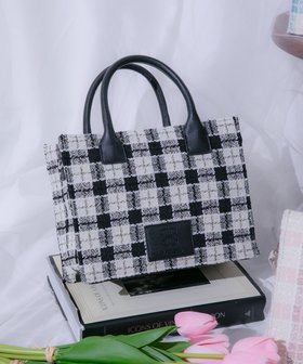 【ジルバイジルスチュアート/JILL by JILLSTUART】のツイードチェックトートバッグ 人気、トレンドファッション・服の通販 founy(ファニー) ファッション Fashion レディースファッション Fashion for Women バッグ Bags コンパクト Compact, Small Size ショルダー Shoulder, Shoulder Strap スマート Smart, Elegant チェック Check, Plaid, Tartan ツイード Twill, Twill Weave パッチ Patch, Appliqué ポケット Pocket, Pocket Detail エレガント 上品 Elegant 春 Spring |ID:prp329100004820013