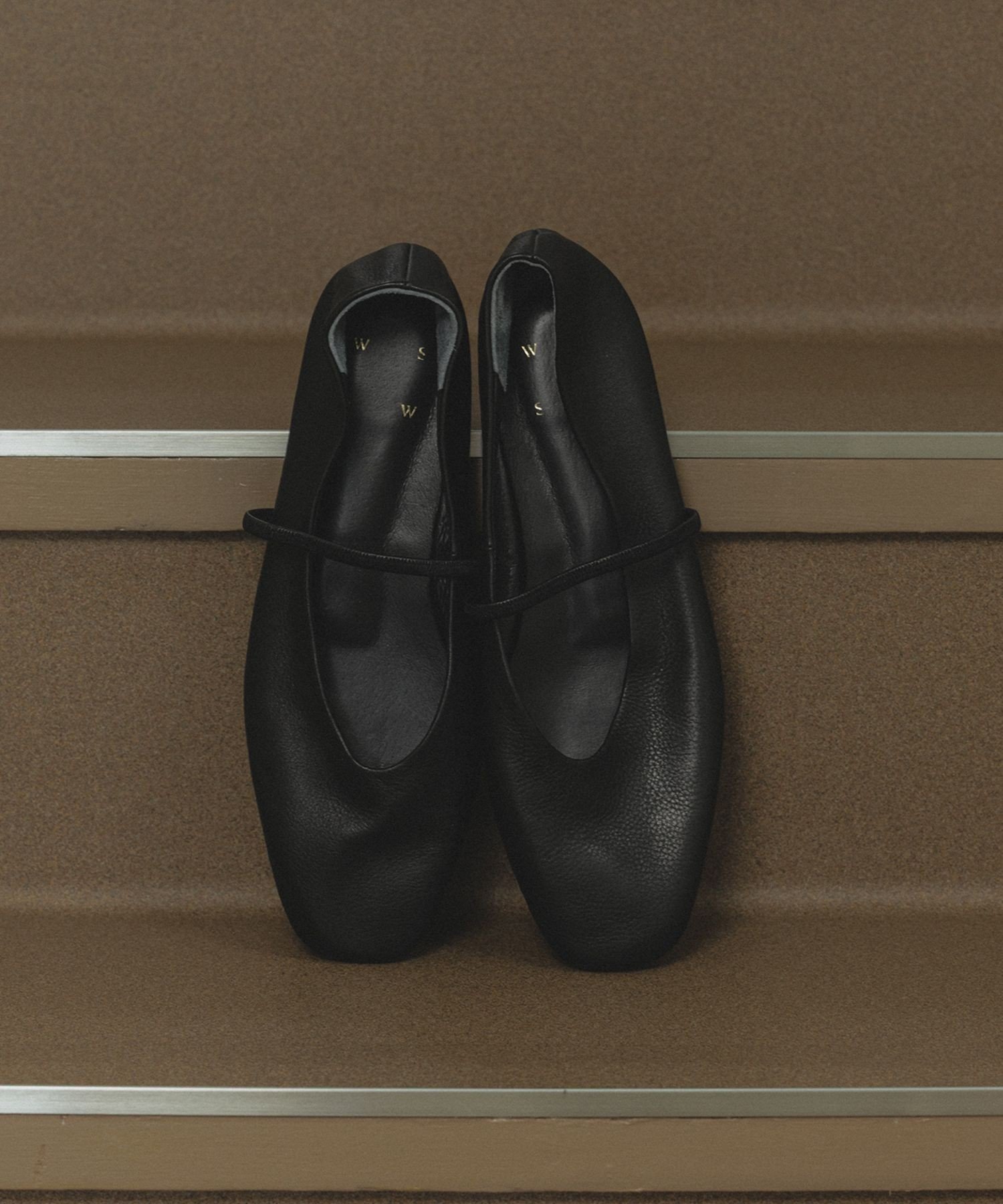 【サロン アダム エ ロペ/SALON adam et rope'】のリアルレザーメリージェーン 人気、トレンドファッション・服の通販 founy(ファニー) 　ファッション　Fashion　レディースファッション　Fashion for Women　ソックス　Socks, Hosiery　フィット　Fit, Slim Fit　フェミニン　Feminine, Girly　フラット　Flat, Flat Shoes　ライニング　Inner Lining, Inner Fabric, Lined　ラップ　Wrap, Wrap Design　 other-1|ID: prp329100004820040 ipo3291000000035024594