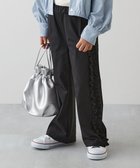 【デビロック/devirock / KIDS】の【イージーウォッシュ】乾燥機OK サイドフリルパンツ ロングパンツ ボトムス 25AW 人気、トレンドファッション・服の通販 founy(ファニー) ファッション Fashion キッズファッション Fashion for Kids ボトムス Bottoms ストレッチ Stretch, Stretchy Fabric トレンド Trend, Trending Now なめらか Smooth, Silky Texture フリル Frill, Ruffle ロング Long, Long-Length おすすめ Recommended / Our Picks 2025年 2025 2025-2026秋冬・A/W Autumn/Winter 2025–26 AW25–26 thumbnail 001-ブラック|ID: prp329100004820052 ipo3291000000035024694