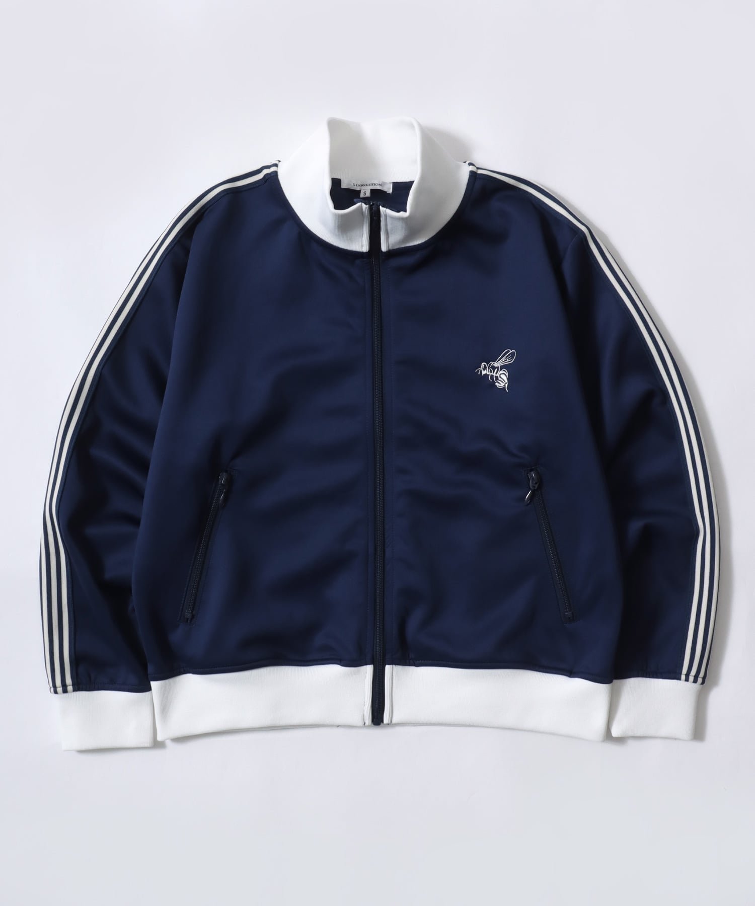 【サロン ハミュー/salong hameu】のトラックジャケット メンズ レディース ジャージ 蜂さん 刺繍 ライン ユニセックス オーバーサイズ インテリア・キッズ・メンズ・レディースファッション・服の通販 founy(ファニー) 　ファッション　Fashion　レディースファッション　Fashion for Women　アウター　Coat / Outerwear Collection　レディースジャケット・軽アウター　Jackets　アクセサリー　Fashion Accessories　カーゴパンツ　Cargo Pants, Utility Pants　ガーリー　Girly, Feminine Style　キャップ　Cap, Baseball Cap　キャミワンピース　Cami Dress, Slip Dress　コンパクト　Compact, Small Size　サマー　Summer, Summer Style　サングラス　Sunglasses, Shades　サンダル　Sandals, Summer Shoes　シルバー　Silver, Metallic Silver　ジップアップ　Zip-Up, Full Zip　ジャケット　Jacket, Outerwear　スタンド　Stand Collar, Upright Stand　スポーツ　Sports, Activewear　セットアップ　Set-Up, Coordinated Outfit　ダウン　Down, Puffer　トレンド　Trend, Trending Now　人気　Popular, Best Seller　バルーン　Balloon, Balloon Silhouette　バレエ　Ballet, Ballet Style　ビスチェ　Bustier, Corset Top　ビッグ　Big, Oversized　ボックス　Boxy, Box Shape　別注　Limited Edition, Custom Order　半袖　Short Sleeve, Half Sleeve　ミックス　Mix, Mixed Style　ネイビー|ID: prp329100004820167 ipo3291000000035025631