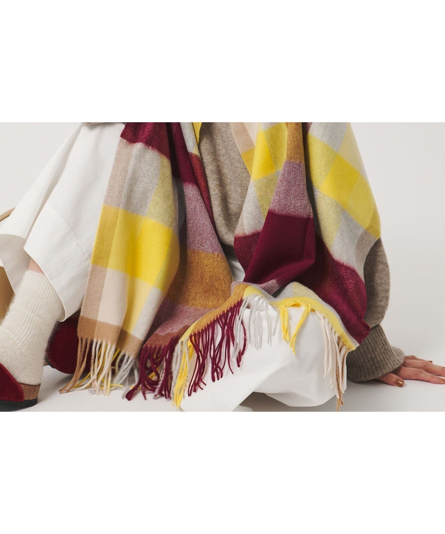 【ユナイテッドアローズ/UNITED ARROWS】の【別注】 elegancese カシミヤ チェック ストール インテリア・キッズ・メンズ・レディースファッション・服の通販 founy(ファニー) 　ファッション　Fashion　レディースファッション　Fashion for Women　なめらか　Smooth, Silky Texture　ストール　Stole, Wrap　チェック　Check, Plaid, Tartan　別注　Limited Edition, Custom Order　YELLOW|ID: prp329100004820168 ipo3291000000035025651