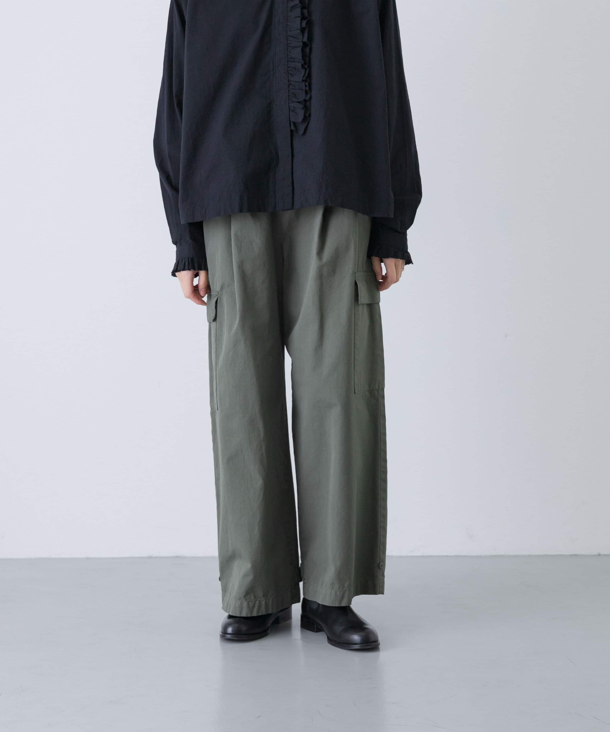 【かぐれ/kagure / URBAN RESEARCH】のユーティリティーイージーパンツ インテリア・キッズ・メンズ・レディースファッション・服の通販 founy(ファニー) ファッション Fashion レディースファッション Fashion for Women パンツ Pants & Trousers カットソー Cut and Sewn Top ストレート Straight, Straight Cut バランス Balance, Style Balance フロント Front, Front Design ポケット Pocket, Pocket Detail ロング Long, Long-Length ワイド Wide, Wide Fit ワーク Workwear, Utility Style S/S・春夏 SS, Spring/Summer, Warm Season 夏 Summer 2026年 2026 カーキ|ID: prp329100004820265 ipo3291000000035026724