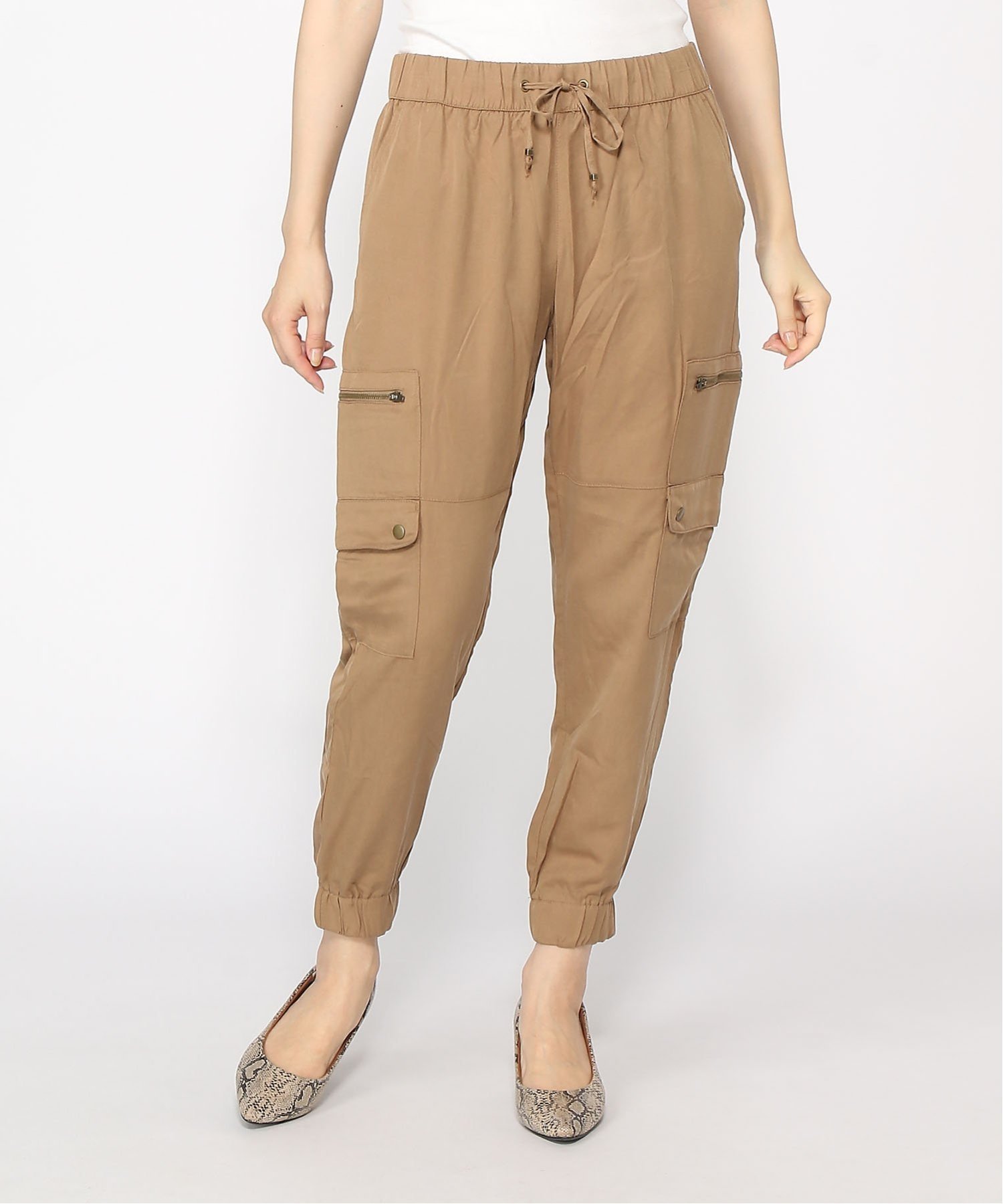 【バナナリパブリック ファクトリーストア/BANANA REPUBLIC FACTORY STORE】のBANANA REPUBLIC FACTORY STORE テンセルソフトカーゴパンツ インテリア・キッズ・メンズ・レディースファッション・服の通販 founy(ファニー) 　ファッション　Fashion　レディースファッション　Fashion for Women　パンツ　Pants & Trousers　カーゴパンツ　Cargo Pants, Utility Pants　ポケット　Pocket, Pocket Detail　PLATEAU_BEIGE_CAMEL|ID: prp329100004820296 ipo3291000000035027079