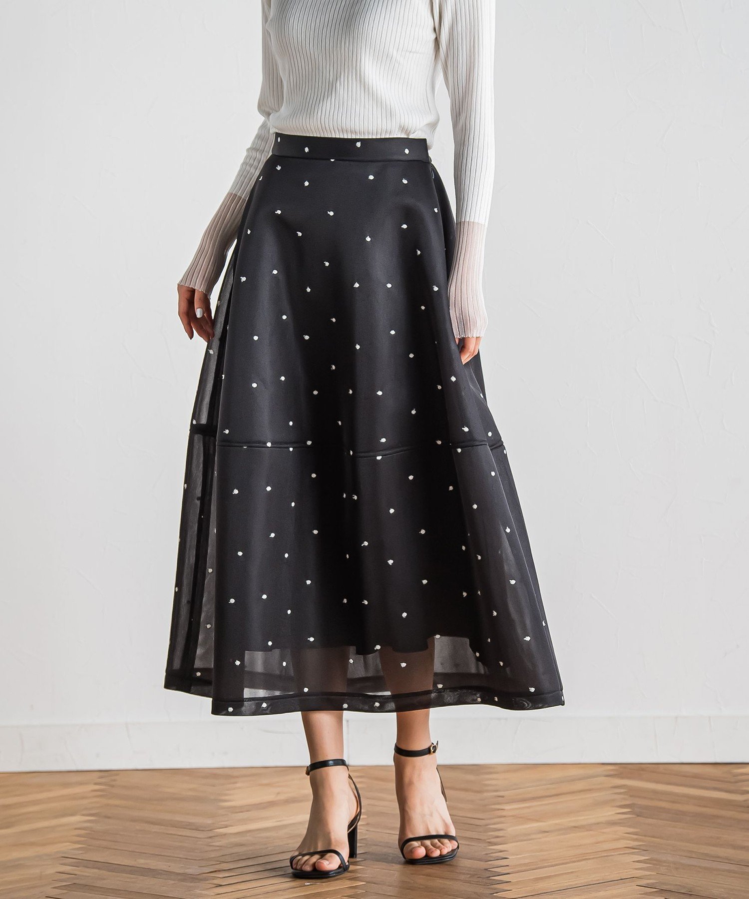 【ドロワット ロートレアモン/Droite Lautreamont】のダブルラッセルドット刺繍スカート≪洗濯機で洗える≫ インテリア・キッズ・メンズ・レディースファッション・服の通販 founy(ファニー) 　ファッション　Fashion　レディースファッション　Fashion for Women　スカート　Skirts　エレガント 上品　Elegant　春　Spring　洗える　Machine Washable　ギャザー　Gathered, Ruffled　シアー　Sheer, See-Through　シルバー　Silver, Metallic Silver　ドット　Polka Dot, Dot Pattern　人気　Popular, Best Seller　フォルム　Silhouette, Form　フレア　Flare, Flared　フロント　Front, Front Design　水玉　Polka Dot, Dot Pattern　ラッセル　Raschel, Raschel Lace　S/S・春夏　SS, Spring/Summer, Warm Season　夏　Summer　2025年　2025　2025春夏・S/S　Spring/Summer 2025 SS25　ブラック|ID: prp329100004820306 ipo3291000000035027203