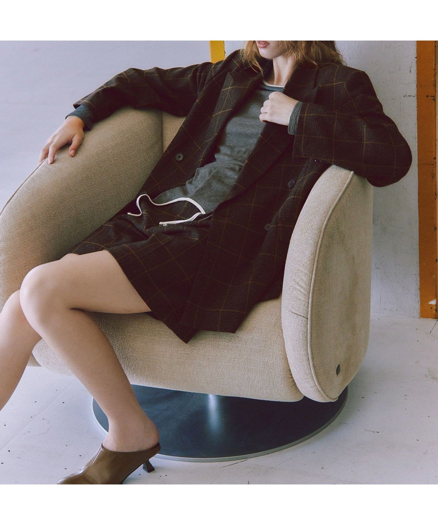 【アダム エ ロペ/ADAM ET ROPE'】のダブルブレストツイード チェックジャケット インテリア・キッズ・メンズ・レディースファッション・服の通販 founy(ファニー) 　ファッション　Fashion　レディースファッション　Fashion for Women　アウター　Coat / Outerwear Collection　レディースジャケット・軽アウター　Jackets　シルク　Silk, 100% Silk　ジャケット　Jacket, Outerwear　ストライプ　Stripe, Striped Pattern　セットアップ　Set-Up, Coordinated Outfit　ダブル　Double, Double-Breasted　チェック　Check, Plaid, Tartan　ツイード　Twill, Twill Weave　デニム　Denim, Jeans Material　ネップ　Nepp, Slub Yarn　フラップ　Flap, Flap Pocket　ポケット　Pocket, Pocket Detail　マニッシュ　Mannish, Boyish　リネン　Linen, Linen Fabric　ワイド　Wide, Wide Fit　A/W・秋冬　Autumn/Winter　おすすめ　Recommended / Our Picks　2026年　2026　ブラウン(22)|ID: prp329100004820355 ipo3291000000035027701