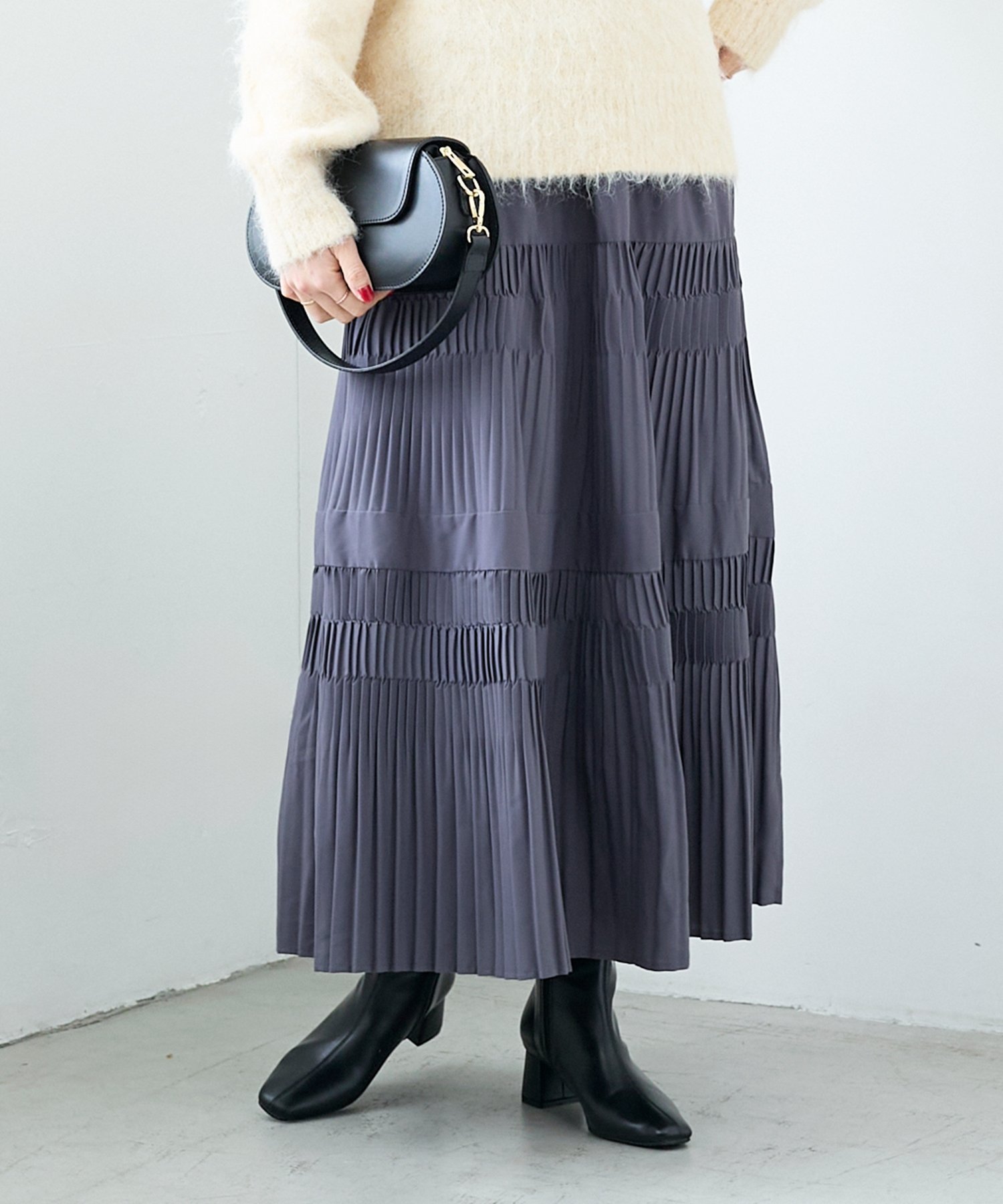 【ルクールブラン/le.coeur blanc】のデシン変形プリーツスカート インテリア・キッズ・メンズ・レディースファッション・服の通販 founy(ファニー) 　ファッション　Fashion　レディースファッション　Fashion for Women　スカート　Skirts　プリーツスカート / 上品フェミニンスタイル　Pleated Skirts　ウェーブ　Wavy Pattern　くるぶし　Ankle-Length　今季　This Season, Current Season　切替　Switching, Contrast Panel　シンプル　Simple, Minimal　ドット　Polka Dot, Dot Pattern　プリーツ　Pleats, Pleated　モノトーン　Monotone, Black and White　ランダム　Random, Irregular　楽ちん　Easy Fit, Comfortable　冬　Winter / This Winter　C/グレー|ID: prp329100004820366 ipo3291000000035027832