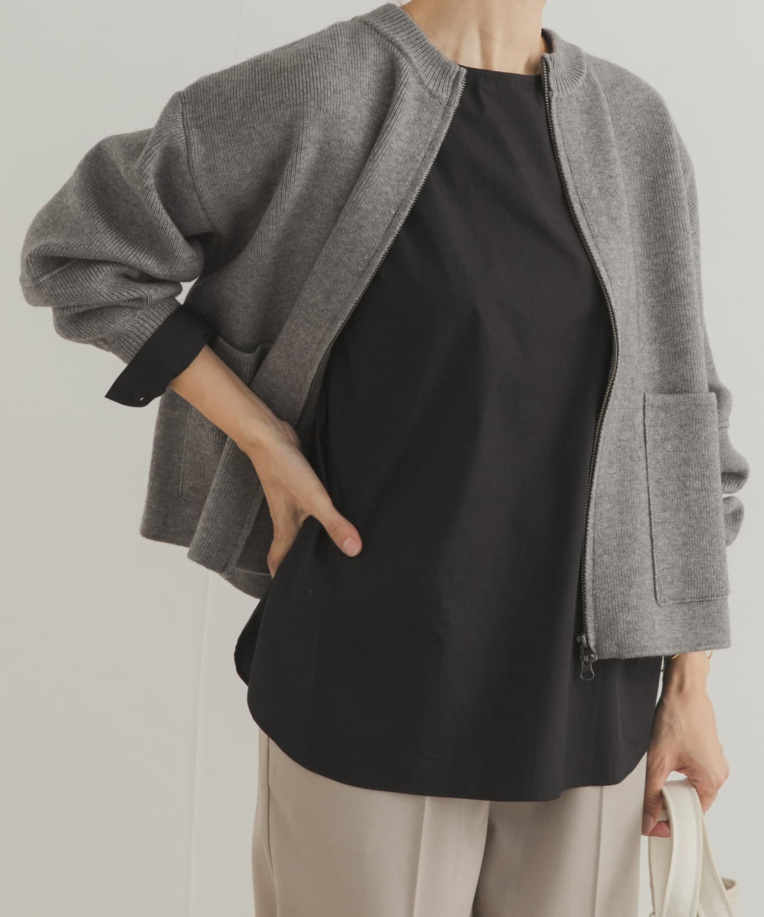 【アーバンリサーチ ドアーズ/URBAN RESEARCH DOORS】の『UR TECH』クルーネックプルオーバーシャツ インテリア・キッズ・メンズ・レディースファッション・服の通販 founy(ファニー) 　ファッション　Fashion　レディースファッション　Fashion for Women　トップス・カットソー　Cut & Sew Tops　シャツ・ブラウス・オフィスカジュアル　Elegant Blouses & Button-Ups　カジュアルプルオーバー・ニットトップス　Pullovers & Knit Tops / Casual Pullovers　インナー　Innerwear　カーディガン　Cardigan, Knitwear　シンプル　Simple, Minimal　フロント　Front, Front Design　ベーシック　Basic, Essential　A/W・秋冬　Autumn/Winter　冬　Winter / This Winter　エレガント 上品　Elegant　2025年　2025　2025-2026秋冬・A/W　Autumn/Winter 2025–26 AW25–26　BLACK|ID: prp329100004820443 ipo3291000000035028586