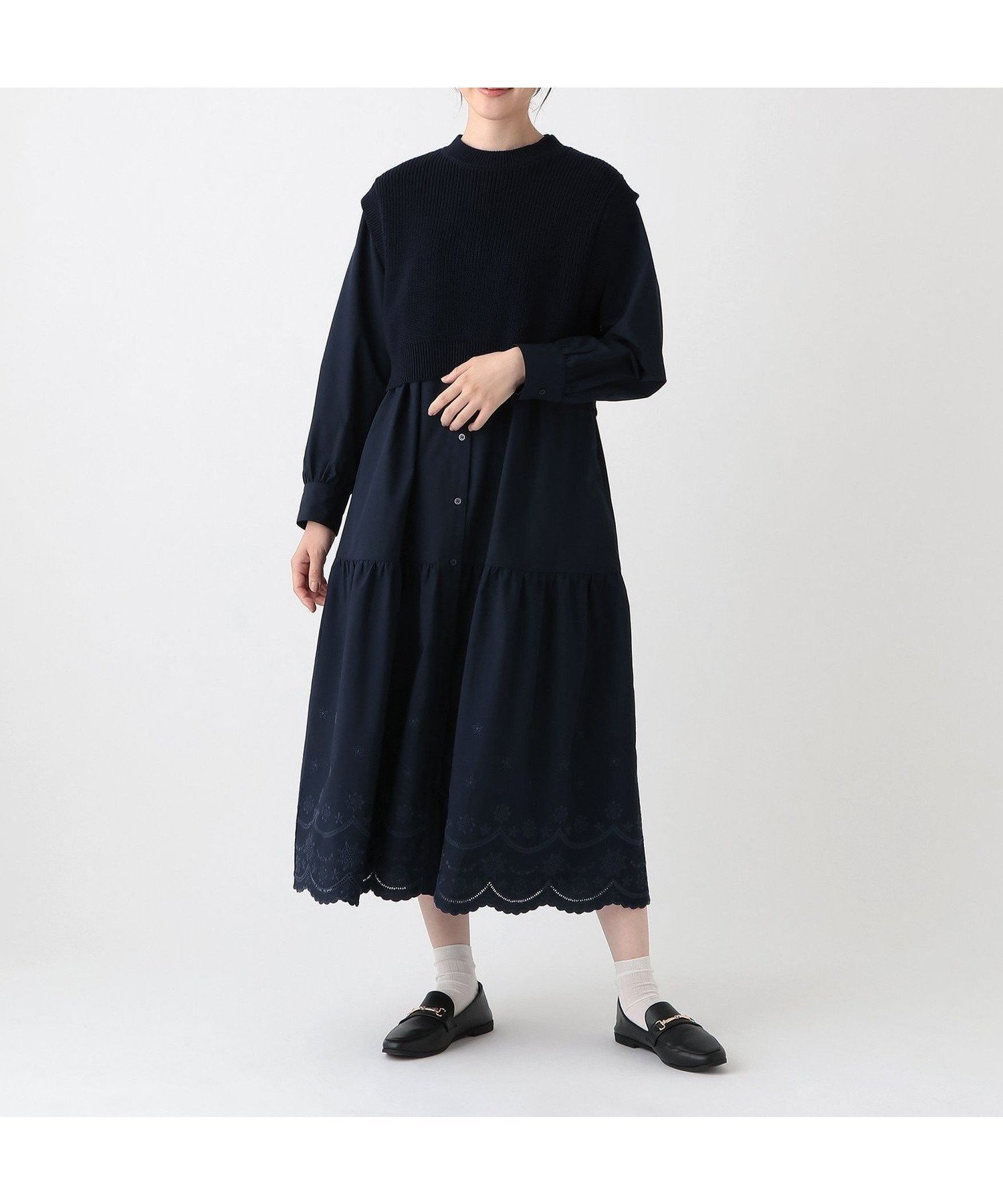 【アフタヌーンティー リビング/Afternoon Tea LIVING】のニットベスト スカラップ刺繍ワンピースセット インテリア・キッズ・メンズ・レディースファッション・服の通販 founy(ファニー) 　ファッション　Fashion　レディースファッション　Fashion for Women　アウター　Coat / Outerwear Collection　ショート　Short, Short Length　スカラップ　Scallop, Scalloped Edge　スニーカー　Sneakers, Trainers　ダウン　Down, Puffer　バランス　Balance, Style Balance　ベスト　Vest, Waistcoat　ポケット　Pocket, Pocket Detail　エレガント 上品　Elegant　ネイビー|ID: prp329100004820474 ipo3291000000035028974