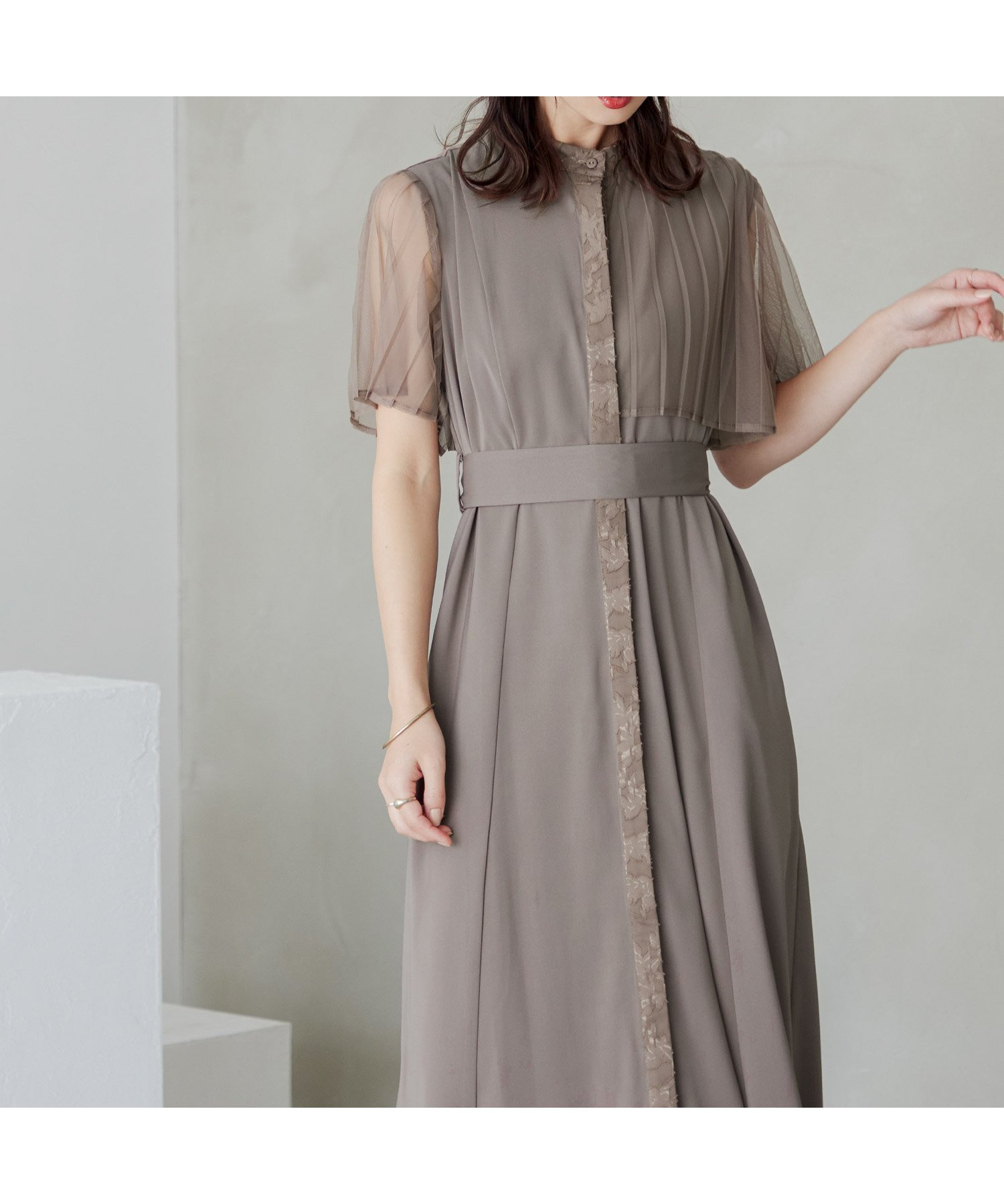 【ビーフラット/bflat】のプリーツスリーブジャガード切り替えワンピースドレス インテリア・キッズ・メンズ・レディースファッション・服の通販 founy(ファニー) 　ファッション　Fashion　レディースファッション　Fashion for Women　ワンピース　Dresses　フォーマル・パーティードレス・結婚式用ドレス　Elegant & Casual Dresses　おすすめ　Recommended / Our Picks　インナー　Innerwear　キャミワンピース　Cami Dress, Slip Dress　サテン　Satin, Glossy Fabric　シアー　Sheer, See-Through　シンプル　Simple, Minimal　スリーブ　Sleeve, Long Sleeve / Short Sleeve　ドレス　Dress, One-Piece　プリーツ　Pleats, Pleated　ポケット　Pocket, Pocket Detail　ロング　Long, Long-Length　二次会　After Party　披露宴　Wedding Reception　結婚式　Wedding　羽織　Haori, Light Jacket　モカベージュ|ID: prp329100004820487 ipo3291000000035029086