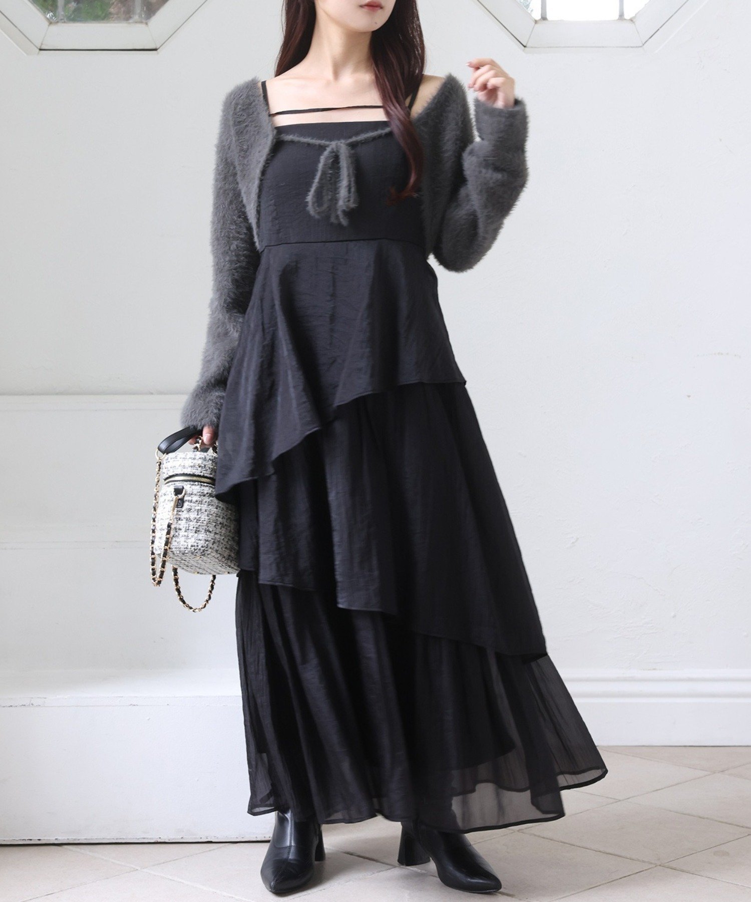 【ナイスクラップ/NICE CLAUP】のボレロセットイレヘムワンピース インテリア・キッズ・メンズ・レディースファッション・服の通販 founy(ファニー) 　ファッション　Fashion　レディースファッション　Fashion for Women　アウター　Coat / Outerwear Collection　ボレロ・ショート丈ジャケット / ドレス羽織りに　Boleros & Short Jackets　カーディガン　Cardigan, Knitwear　ガーリー　Girly, Feminine Style　サンダル　Sandals, Summer Shoes　ショート　Short, Short Length　スニーカー　Sneakers, Trainers　バランス　Balance, Style Balance　ロング　Long, Long-Length　A/W・秋冬　Autumn/Winter　冬　Winter / This Winter　おすすめ　Recommended / Our Picks　2025年　2025　2025-2026秋冬・A/W　Autumn/Winter 2025–26 AW25–26　ブラック|ID: prp329100004820523 ipo3291000000035029459