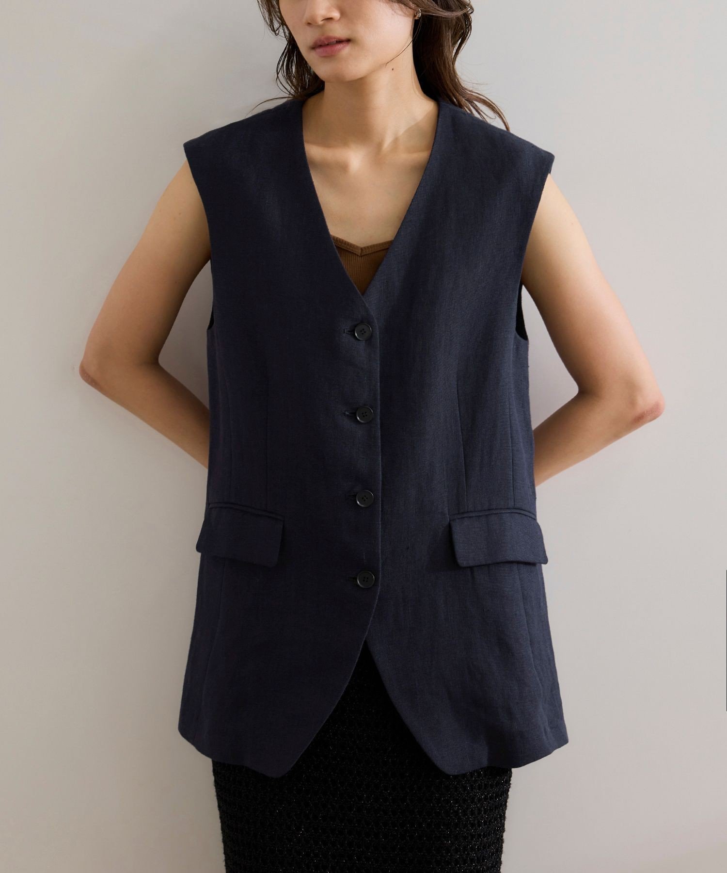 【ロペ/ROPE'】の尾州リネンオーバーロングジレ インテリア・キッズ・メンズ・レディースファッション・服の通販 founy(ファニー) 　ファッション　Fashion　レディースファッション　Fashion for Women　アウター　Coat / Outerwear Collection　トップス・カットソー　Cut & Sew Tops　ベスト&ジレ / 重ね着スタイル　Vests & Gilets　おすすめ　Recommended / Our Picks　エレガント 上品　Elegant　キャミソール　Camisole, Spaghetti Strap Top　シンプル　Simple, Minimal　スプリング　Spring, Spring Collection　タンク　Tank Top, Sleeveless Top　バランス　Balance, Style Balance　ポケット　Pocket, Pocket Detail　リネン　Linen, Linen Fabric　ネイビー(40)|ID: prp329100004820565 ipo3291000000035029999