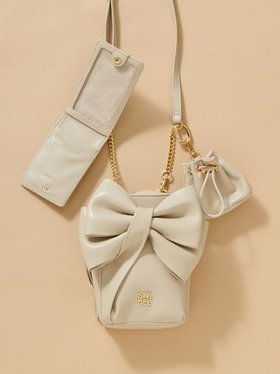 【スナイデル/SNIDEL】のリボンマルチショルダー ケースセット 人気、トレンドファッション・服の通販 founy(ファニー) ファッション Fashion レディースファッション Fashion for Women イエロー Yellow エレガント 上品 Elegant 巾着 Drawstring Bag, Kinchaku スマート Smart, Elegant 財布 Wallet, Purse 人気 Popular, Best Seller ハンカチ Handkerchief, Hanky フェイクレザー Faux Leather, PU Leather フロント Front, Front Design ポケット Pocket, Pocket Detail ポーチ Pouch, Small Case リボン Ribbon, Bow おすすめ Recommended / Our Picks |ID:prp329100004820698