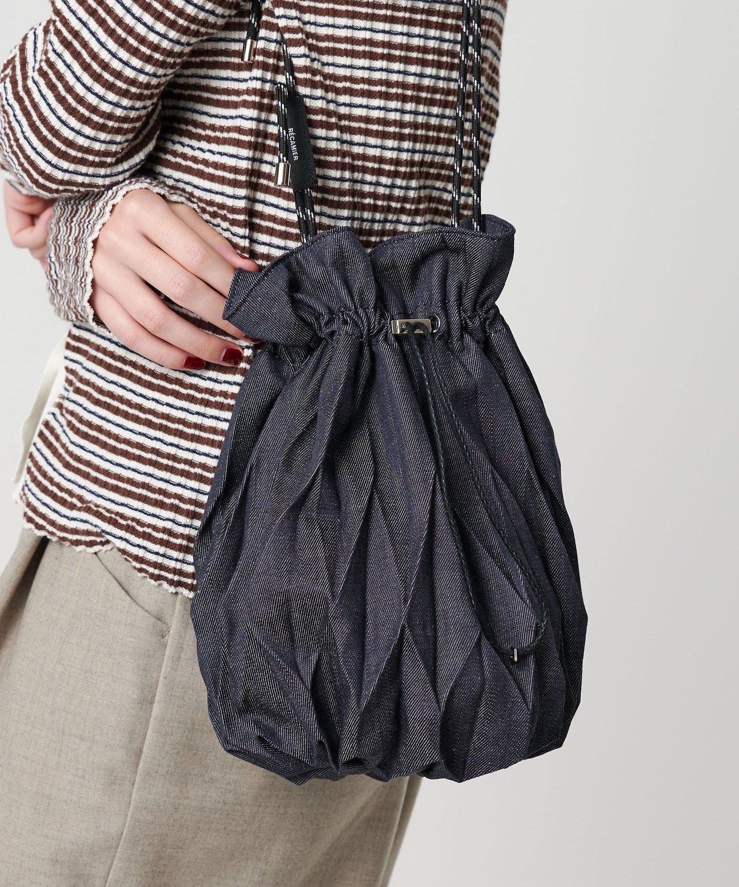 【ビューティ&ユース ユナイテッドアローズ/BEAUTY&YOUTH / UNITED ARROWS】の【別注】 RECAMIER Kinchack デニムライク/ショルダーバッグ 人気、トレンドファッション・服の通販 founy(ファニー) 　ファッション　Fashion　レディースファッション　Fashion for Women　バッグ　Bags　今季　This Season, Current Season　巾着　Drawstring Bag, Kinchaku　トレンド　Trend, Trending Now　プリーツ　Pleats, Pleated　別注　Limited Edition, Custom Order　モダン　Modern, Contemporary　 other-1|ID: prp329100004820789 ipo3291000000035032792