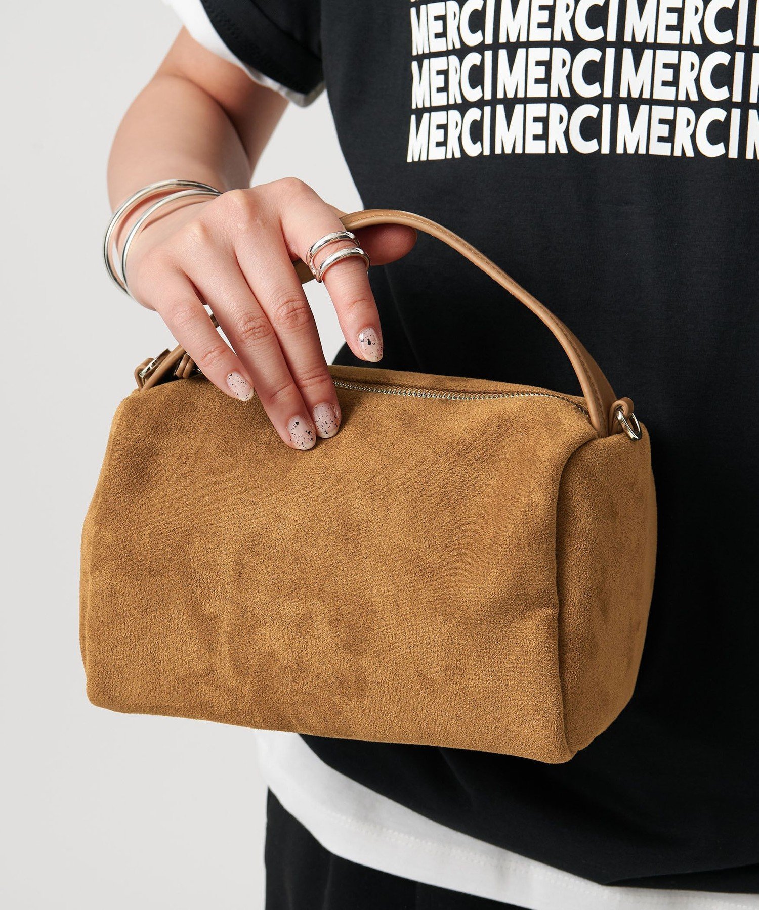 【ユナイテッドアローズ/UNITED ARROWS】のコンビ キューブ ショルダーバッグ インテリア・キッズ・メンズ・レディースファッション・服の通販 founy(ファニー) 　ファッション　Fashion　レディースファッション　Fashion for Women　バッグ　Bags　コンビ　Combo, Combination Style　ショルダー　Shoulder, Shoulder Strap　シンプル　Simple, Minimal　チャーム　Charm, Pendant　ボストン　Boston　ポケット　Pocket, Pocket Detail　マグネット　Magnet, Magnetic Closure　MD.BROWN|ID: prp329100004820800 ipo3291000000035032955