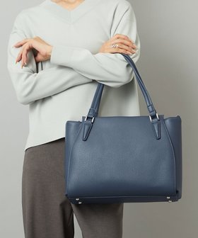 【エムケイ ミッシェルクラン/MK MICHEL KLEIN】の2WAY/A4収納可 合成皮革ポイントデザイントートバッグ 人気、トレンドファッション・服の通販 founy(ファニー) ファッション Fashion レディースファッション Fashion for Women バッグ Bags シンプル Simple, Minimal スクエア Square, Square Shape スタイリッシュ Stylish, Fashionable スーツ Suit, Formalwear 定番 Standard, Basic Item 人気 Popular, Best Seller フォルム Silhouette, Form ポケット Pocket, Pocket Detail ポーチ Pouch, Small Case エレガント 上品 Elegant ビジネス 仕事 通勤 Business / Work / Commuting |ID:prp329100004820803