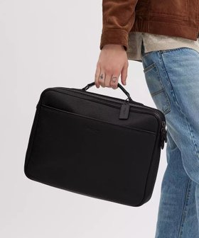 【コーチ/COACH / MEN】の【公式】ゴッサム コンバーチブル ブリーフ 人気、トレンドファッション・服の通販 founy(ファニー) ファッション Fashion メンズファッション Fashion for Men クラシック Classic, Timeless Style ジップ Zip, Zipper ニューヨーク New York, NYC Style ポケット Pocket, Pocket Detail ラップ Wrap, Wrap Design おすすめ Recommended / Our Picks ギフト プレゼント Gift / Present ビジネス 仕事 通勤 Business / Work / Commuting |ID:prp329100004820809