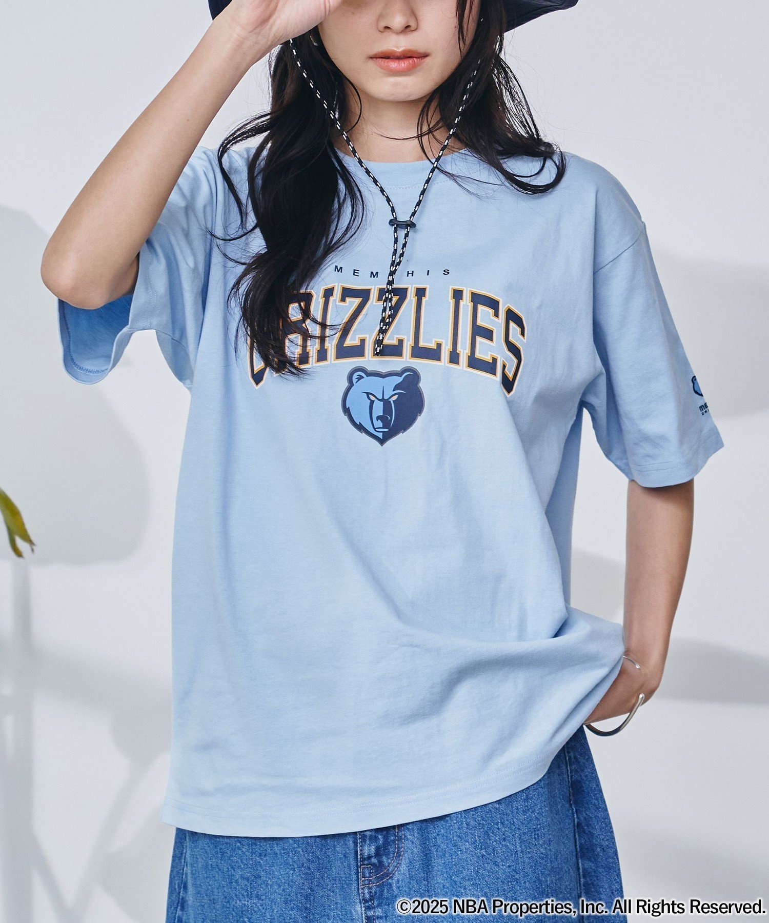 【コーエン/COEN】のNBA別注 ロゴプリントTシャツ インテリア・キッズ・メンズ・レディースファッション・服の通販 founy(ファニー) 　ファッション　Fashion　レディースファッション　Fashion for Women　トップス・カットソー　Cut & Sew Tops　シャツ・ブラウス・オフィスカジュアル　Elegant Blouses & Button-Ups　ロングTシャツ・Tシャツ　Longline T-Shirts & Tees　ヴィンテージ　Vintage Style　春　Spring　コラボ　Collaboration, Collab　サロペット　Overalls, Salopette　スラックス　Slacks, Dress Pants　チュール　Tulip, Tulip Motif　デニム　Denim, Jeans Material　トレンド　Trend, Trending Now　人気　Popular, Best Seller　フロント　Front, Front Design　プリント　Print, Printed Pattern　別注　Limited Edition, Custom Order　半袖　Short Sleeve, Half Sleeve　S/S・春夏　SS, Spring/Summer, Warm Season　おすすめ　Recommended / Our Picks　夏　Summer　2025年　2025　2025春夏・S/S　Spring/Summer 2025 SS25　LT.BLUE|ID: prp329100004820837 ipo3291000000035033300