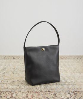 【サロン アダム エ ロペ/SALON adam et rope'】の【WEB限定】【WS(ドゥーブル)】ソフトレザーメタルロックバケットバッグ 人気、トレンドファッション・服の通販 founy(ファニー) ファッション Fashion レディースファッション Fashion for Women バッグ Bags アクセサリー Fashion Accessories コレクション Collection, Seasonal Line シルバー Silver, Metallic Silver トレンド Trend, Trending Now 定番 Standard, Basic Item ポケット Pocket, Pocket Detail エレガント 上品 Elegant ビジネス 仕事 通勤 Business / Work / Commuting |ID:prp329100004820841