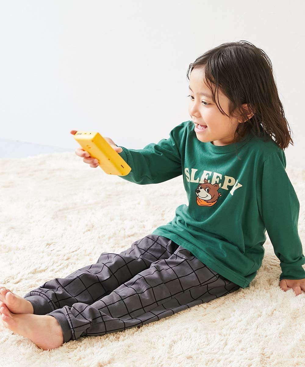 【デビロック/devirock / KIDS】の綿100% デビラボ ROOM ボーイズ 長袖パジャマ 子供服 キッズ 男の子 26SS インテリア・キッズ・メンズ・レディースファッション・服の通販 founy(ファニー) 　ファッション　Fashion　キッズファッション　Fashion for Kids　長袖　Long Sleeve, Full Sleeve　パジャマ　Pajamas, Sleepwear　プリント　Print, Printed Pattern　ボーイズ　Boyish, Boy Style　おすすめ　Recommended / Our Picks　お家時間・ステイホーム　Stay Home / At Home　旅行　Travel　2026年　2026　007-ベア-ボトルグリーン|ID: prp329100004820858 ipo3291000000035033483