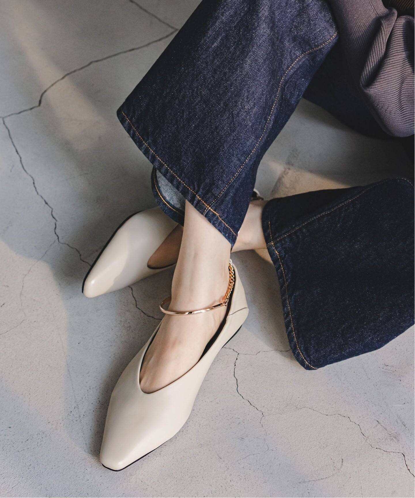 【ノーブル / スピック&スパン/NOBLE / Spick & Span】の《 ・NOBLE別注》REMME/レメ アンクレットフラットシューズ インテリア・キッズ・メンズ・レディースファッション・服の通販 founy(ファニー) 　ファッション　Fashion　レディースファッション　Fashion for Women　アクセサリー　Fashion Accessories　春　Spring　シューズ　Shoes, Footwear　シンプル　Simple, Minimal　スマート　Smart, Elegant　デニム　Denim, Jeans Material　フラット　Flat, Flat Shoes　別注　Limited Edition, Custom Order　ロング　Long, Long-Length　ナチュラル|ID: prp329100004820873 ipo3291000000035033649