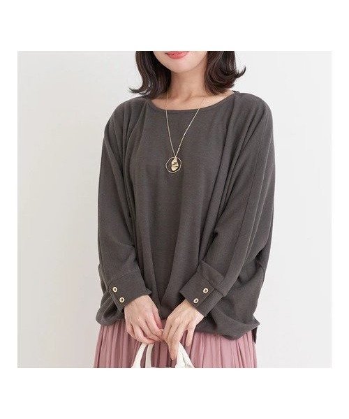 【ジェイ アンド シュプール/Re J&SUPURE】のアクセサリー付き裾タックドルマンプルオーバー インテリア・キッズ・メンズ・レディースファッション・服の通販 founy(ファニー) 　ファッション　Fashion　レディースファッション　Fashion for Women　トップス・カットソー　Cut & Sew Tops　カジュアルプルオーバー・ニットトップス　Pullovers & Knit Tops / Casual Pullovers　アクセサリー　Fashion Accessories　チェック　Check, Plaid, Tartan　ネックレス　Necklace, Pendant Necklace　フェミニン　Feminine, Girly　リラックス　Relax, Relaxed Fit　ワイド　Wide, Wide Fit　ワンポイント　One Point, Statement Accent　A/W・秋冬　Autumn/Winter　エレガント 上品　Elegant　濃グレー|ID: prp329100004820893 ipo3291000000035033874