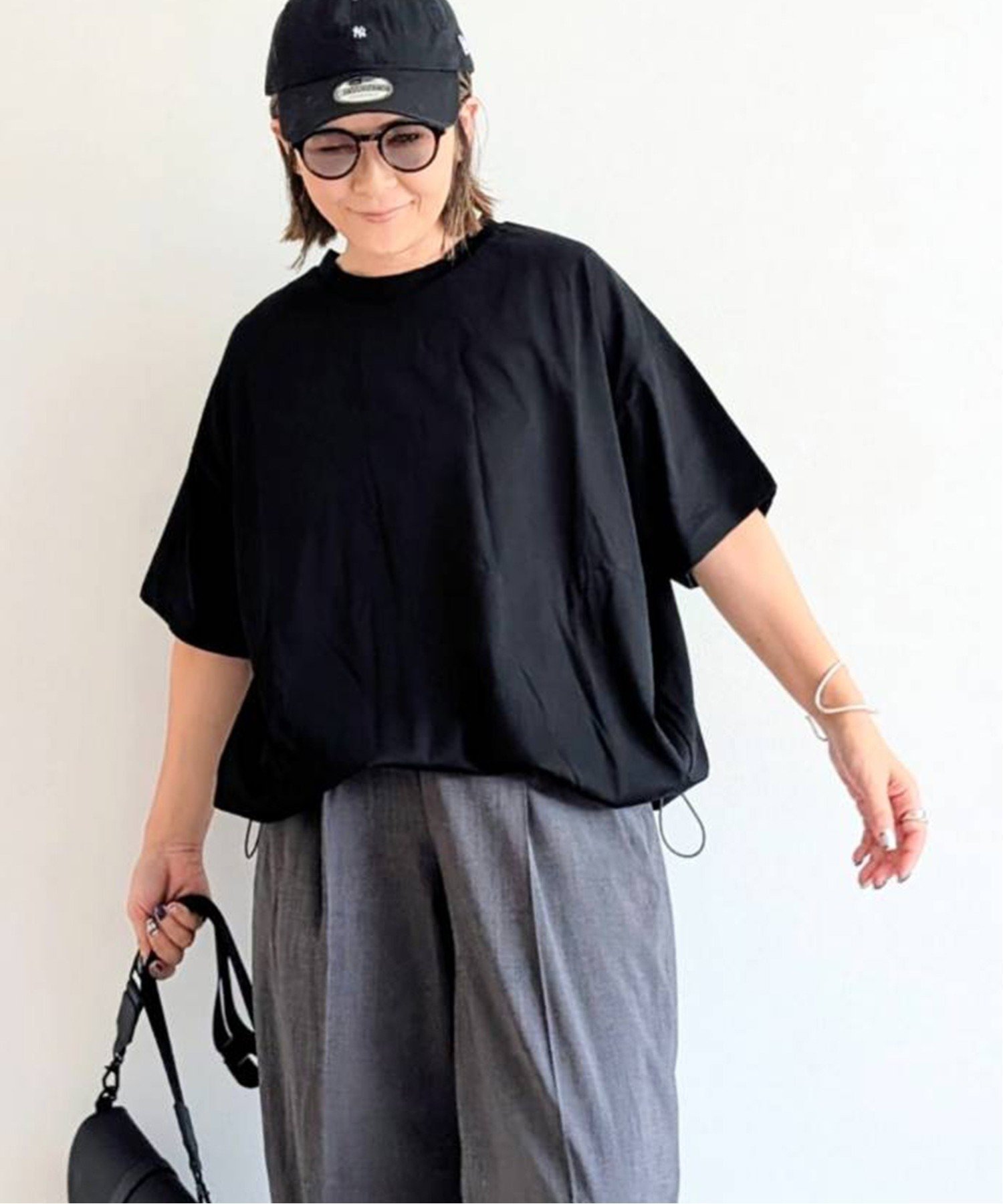 【ノッチ/notch】の【 notch. by yui 】ドローコードTシャツ インテリア・キッズ・メンズ・レディースファッション・服の通販 founy(ファニー) 　ファッション　Fashion　レディースファッション　Fashion for Women　トップス・カットソー　Cut & Sew Tops　シャツ・ブラウス・オフィスカジュアル　Elegant Blouses & Button-Ups　ロングTシャツ・Tシャツ　Longline T-Shirts & Tees　アクセサリー　Fashion Accessories　キャップ　Cap, Baseball Cap　コラボ　Collaboration, Collab　シルバー　Silver, Metallic Silver　シンプル　Simple, Minimal　スニーカー　Sneakers, Trainers　デニム　Denim, Jeans Material　ドローコード　Drawcord, Drawstring Cord　人気　Popular, Best Seller　バランス　Balance, Style Balance　ベーシック　Basic, Essential　モノトーン　Monotone, Black and White　無地　Plain, Solid Color　ブラック|ID: prp329100004820903 ipo3291000000035033986