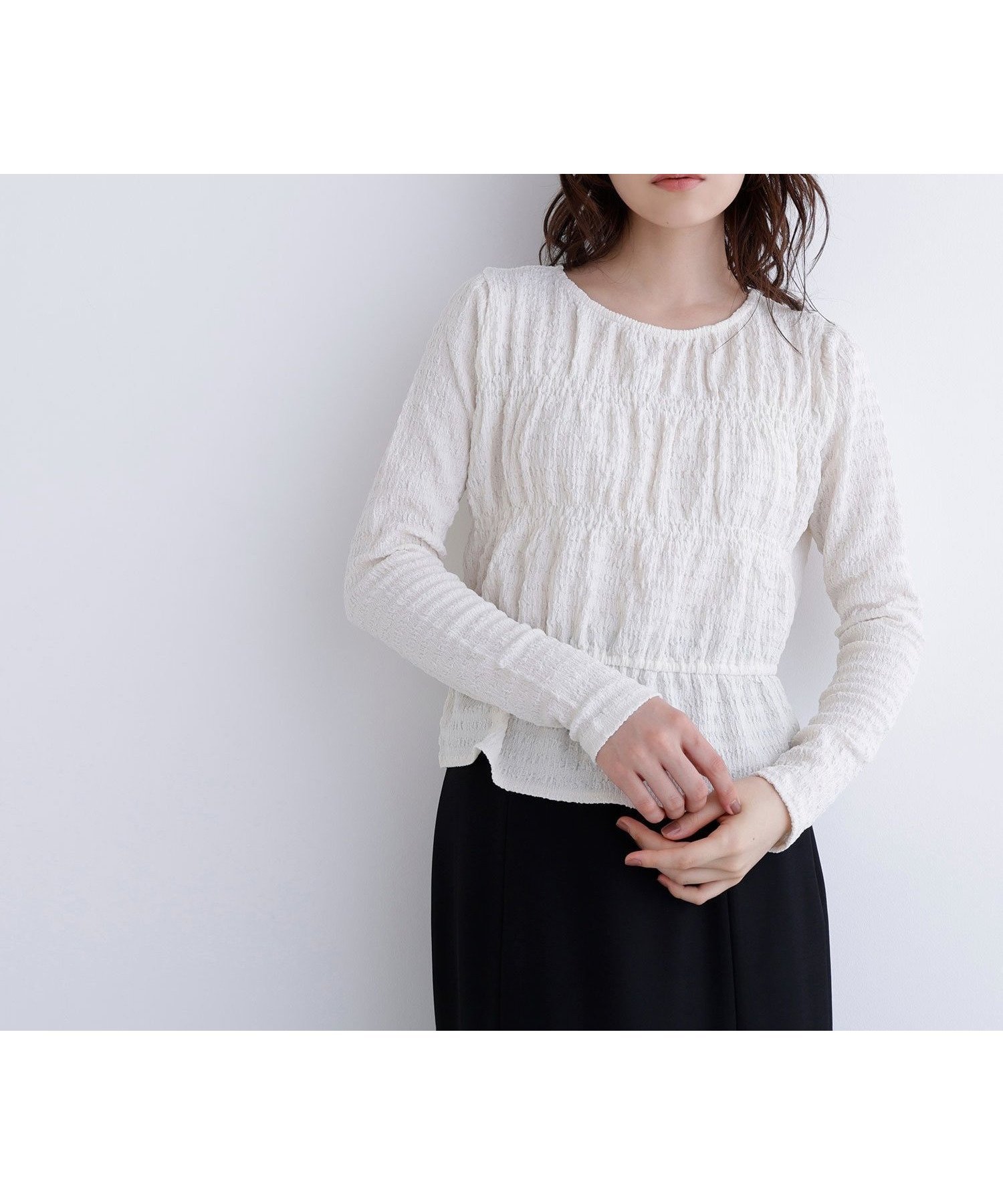 【ナチュラル ビューティー ベーシック/NATURAL BEAUTY BASIC】のシャーリングペプラムカットソー長袖 インテリア・キッズ・メンズ・レディースファッション・服の通販 founy(ファニー) 　ファッション　Fashion　レディースファッション　Fashion for Women　トップス・カットソー　Cut & Sew Tops　カットソー・ベーシックTシャツ　Cut-and-Sewn Tops / Stretch Tees & Basics　カットソー　Cut and Sewn Top　シャーリング　Shirring, Ruched　デニム　Denim, Jeans Material　フリル　Frill, Ruffle　フレア　Flare, Flared　ペプラム　Peplum, Flared Hem　レース　Lace, Lace Fabric　長袖　Long Sleeve, Full Sleeve　オフホワイト1|ID: prp329100004820920 ipo3291000000035034171