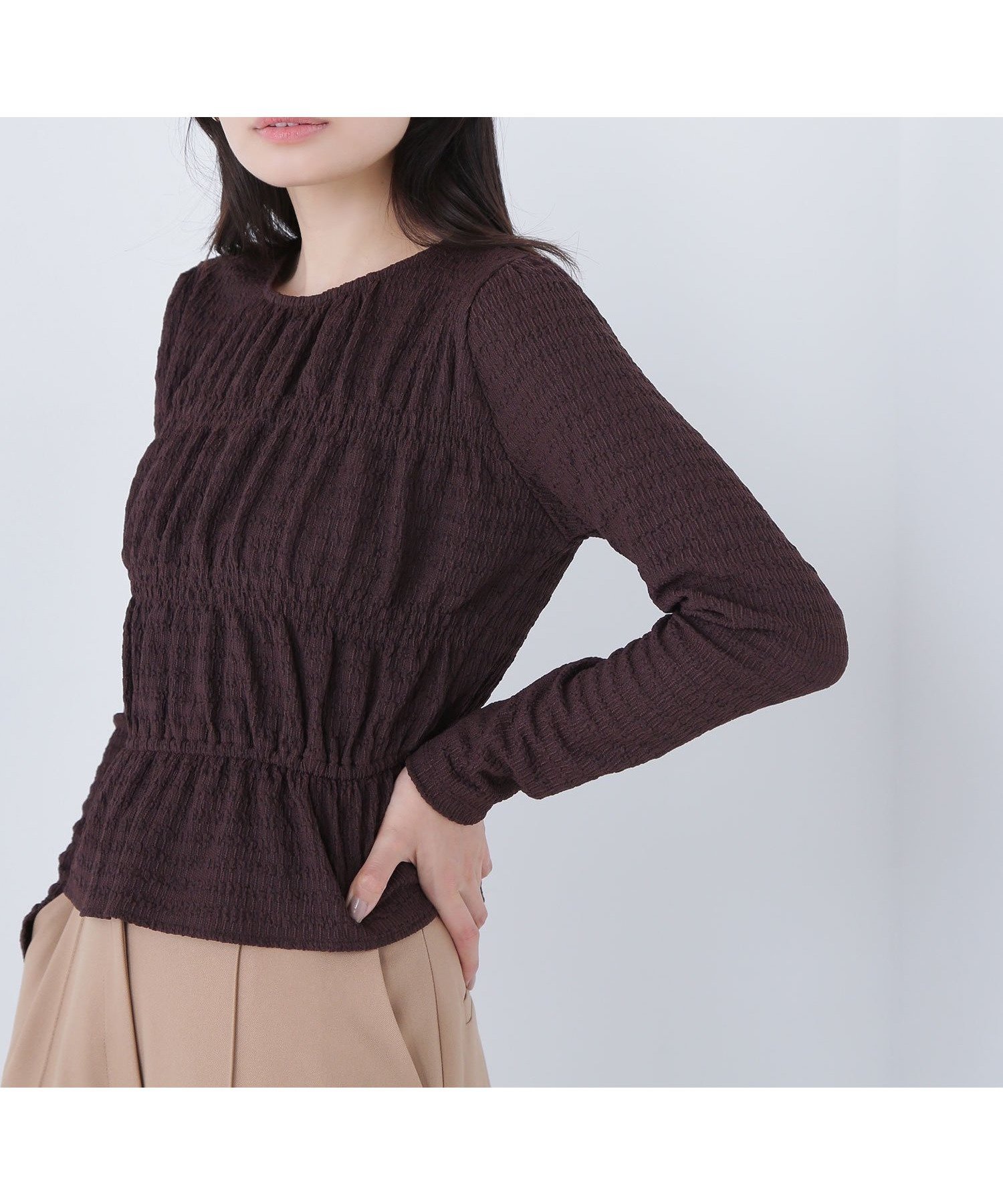 【ナチュラル ビューティー ベーシック/NATURAL BEAUTY BASIC】のシャーリングペプラムカットソー長袖 インテリア・キッズ・メンズ・レディースファッション・服の通販 founy(ファニー) 　ファッション　Fashion　レディースファッション　Fashion for Women　トップス・カットソー　Cut & Sew Tops　カットソー・ベーシックTシャツ　Cut-and-Sewn Tops / Stretch Tees & Basics　カットソー　Cut and Sewn Top　シャーリング　Shirring, Ruched　デニム　Denim, Jeans Material　フリル　Frill, Ruffle　フレア　Flare, Flared　ペプラム　Peplum, Flared Hem　レース　Lace, Lace Fabric　長袖　Long Sleeve, Full Sleeve　ダークブラウン1|ID: prp329100004820920 ipo3291000000035034173