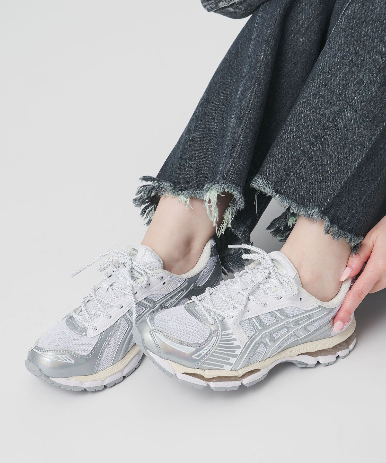 【ビューティ&ユース ユナイテッドアローズ/BEAUTY&YOUTH / UNITED ARROWS】のasics GEL-KAYANO12.1/スニーカー インテリア・キッズ・メンズ・レディースファッション・服の通販 founy(ファニー) 　ファッション　Fashion　レディースファッション　Fashion for Women　シューズ　Shoes, Footwear　ジャケット　Jacket, Outerwear　スニーカー　Sneakers, Trainers　スポーツ　Sports, Activewear　デニム　Denim, Jeans Material　メッシュ　Mesh, Net Fabric　ランニング　Running, Running Wear, Activewear, Jogging　おすすめ　Recommended / Our Picks　エレガント 上品　Elegant　ホリデーシーズン　Holiday Season　SILVER|ID: prp329100004820928 ipo3291000000035034223