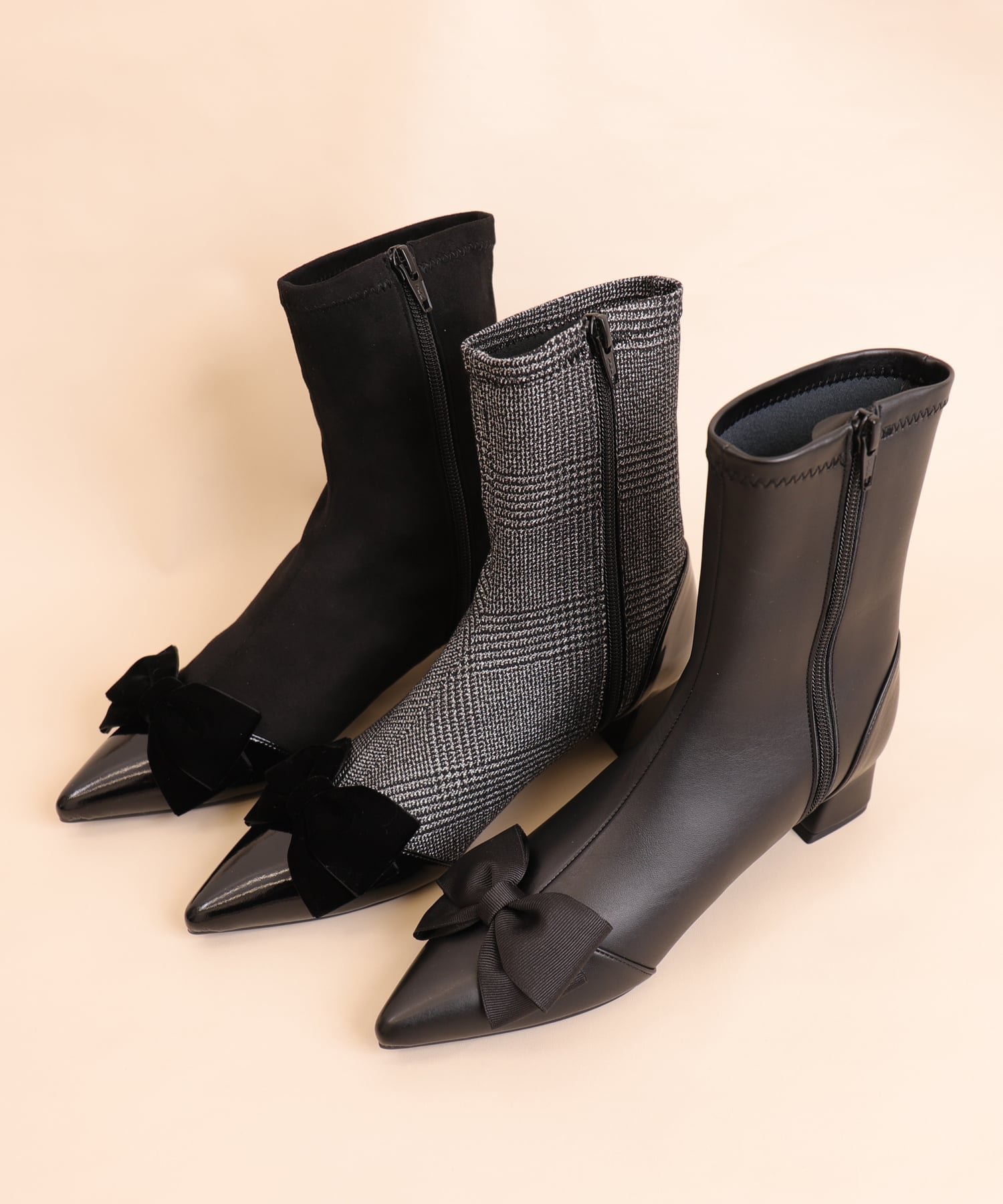 【アルテミス バイ ダイアナ/artemis by DIANA】のポインテッドトゥ ビッグリボンストレッチショートブーツ 人気、トレンドファッション・服の通販 founy(ファニー) 　ファッション　Fashion　レディースファッション　Fashion for Women　エレガント 上品　Elegant　クッション　Cushion, Throw Pillow　今季　This Season, Current Season　抗菌　Antibacterial, Bacteria-Resistant　ショート　Short, Short Length　ストレッチ　Stretch, Stretchy Fabric　トレンド　Trend, Trending Now　ビッグ　Big, Oversized　フィット　Fit, Slim Fit　フレア　Flare, Flared　ベルベット　Velvet, Velvety　リボン　Ribbon, Bow　ワイド　Wide, Wide Fit　再入荷　Restock / Back in Stock　おすすめ　Recommended / Our Picks　 other-1|ID: prp329100004820940 ipo3291000000035034369