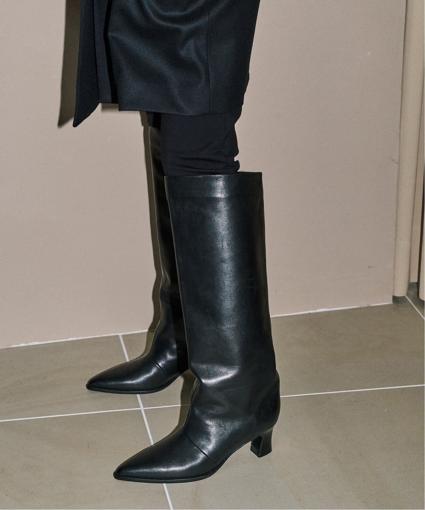 【ル タロン/Le Talon】のGRISE5.5cmレザーポインテッドワイドシャフトロングブーツ 人気、トレンドファッション・服の通販 founy(ファニー) 　ファッション　Fashion　レディースファッション　Fashion for Women　クッション　Cushion, Throw Pillow　ストレート　Straight, Straight Cut　ライニング　Inner Lining, Inner Fabric, Lined　ロング　Long, Long-Length　 other-1|ID: prp329100004820955 ipo3291000000035034514