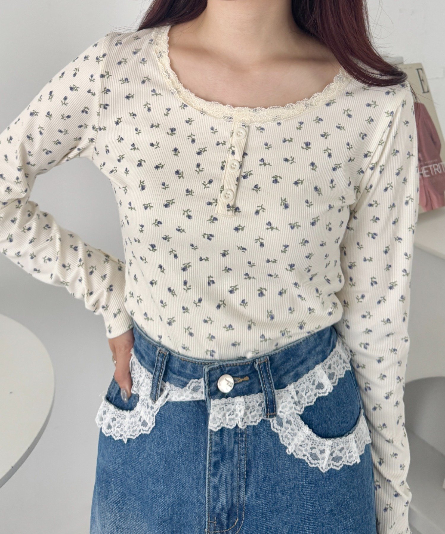 【アウトフィッター ラボ/Outfitter lab】のレースフラワーヘンリーネックトップス 人気、トレンドファッション・服の通販 founy(ファニー) 　ファッション　Fashion　レディースファッション　Fashion for Women　トップス・カットソー　Cut & Sew Tops　ウェーブ　Wavy Pattern　ガーリー　Girly, Feminine Style　サロペット　Overalls, Salopette　シンプル　Simple, Minimal　スラックス　Slacks, Dress Pants　デニム　Denim, Jeans Material　トレンド　Trend, Trending Now　長袖　Long Sleeve, Full Sleeve　ボトム　Bottoms, Lower Wear　レース　Lace, Lace Fabric　冬　Winter / This Winter　A/W・秋冬　Autumn/Winter　おすすめ　Recommended / Our Picks　 other-1|ID: prp329100004820983 ipo3291000000035034864