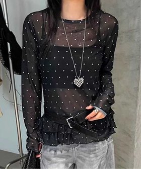 【チェルカ/CERCA】のMEMECLE/【 MEMECLE / メメクル 】シースルースキン ドットフリルトップス 人気、トレンドファッション・服の通販 founy(ファニー) ファッション Fashion レディースファッション Fashion for Women トップス・カットソー Cut & Sew Tops カーゴパンツ Cargo Pants, Utility Pants ガーリー Girly, Feminine Style クロップド Cropped, Short Length デニム Denim, Jeans Material トレンド Trend, Trending Now ドット Polka Dot, Dot Pattern フリル Frill, Ruffle ミックス Mix, Mixed Style ワイド Wide, Wide Fit 再入荷 Restock / Back in Stock おすすめ Recommended / Our Picks |ID:prp329100004821040