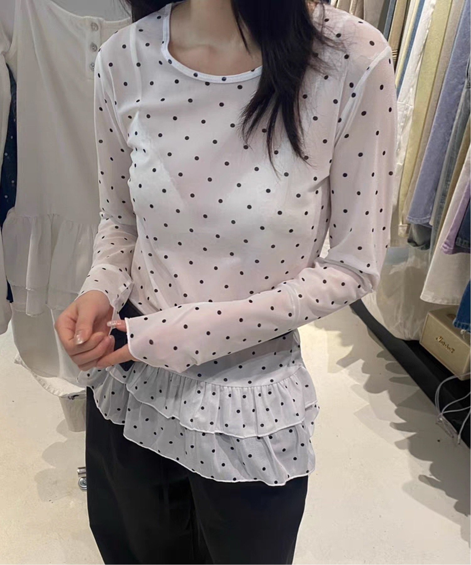 【チェルカ/CERCA】のMEMECLE/【 MEMECLE / メメクル 】シースルースキン ドットフリルトップス インテリア・キッズ・メンズ・レディースファッション・服の通販 founy(ファニー) 　ファッション　Fashion　レディースファッション　Fashion for Women　トップス・カットソー　Cut & Sew Tops　カーゴパンツ　Cargo Pants, Utility Pants　ガーリー　Girly, Feminine Style　クロップド　Cropped, Short Length　デニム　Denim, Jeans Material　トレンド　Trend, Trending Now　ドット　Polka Dot, Dot Pattern　フリル　Frill, Ruffle　ミックス　Mix, Mixed Style　ワイド　Wide, Wide Fit　再入荷　Restock / Back in Stock　おすすめ　Recommended / Our Picks　ホワイト|ID: prp329100004821040 ipo3291000000035035638