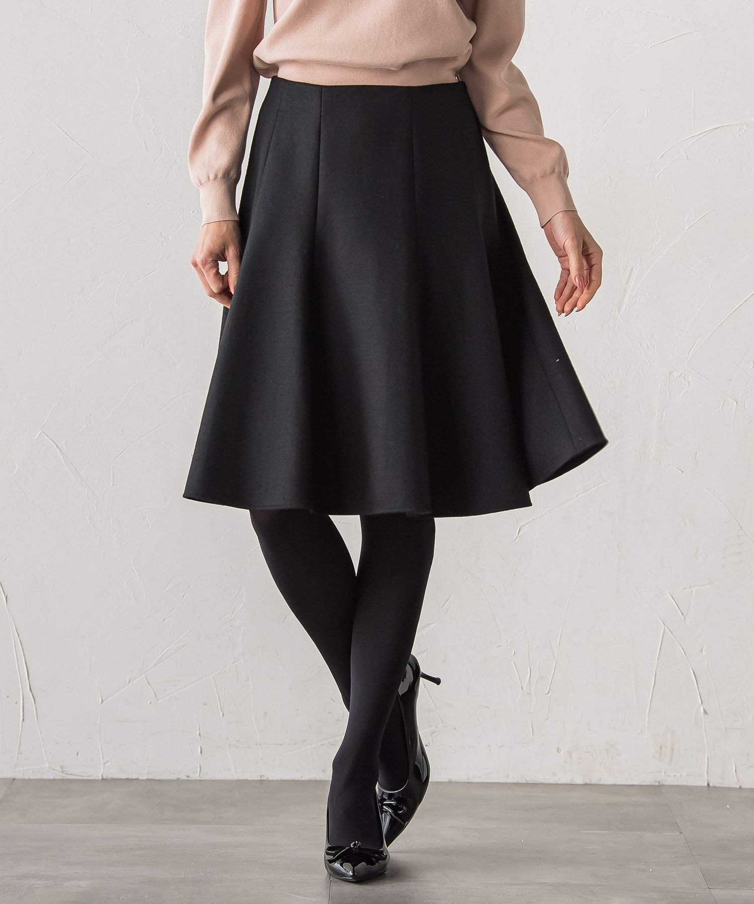 【ビアッジョブルー/Viaggio Blu】の【新色追加】ルミナリー圧縮スムーススカート インテリア・キッズ・メンズ・レディースファッション・服の通販 founy(ファニー) 　ファッション　Fashion　レディースファッション　Fashion for Women　スカート　Skirts　秋　Autumn　バランス　Balance, Style Balance　フェミニン　Feminine, Girly　ヘムライン　Hemline, Bottom Cut　ミニスカート　Mini Skirt, Short Skirt　冬　Winter / This Winter　A/W・秋冬　Autumn/Winter　エレガント 上品　Elegant　2025年　2025　2025-2026秋冬・A/W　Autumn/Winter 2025–26 AW25–26　ブラック|ID: prp329100004821084 ipo3291000000035036183