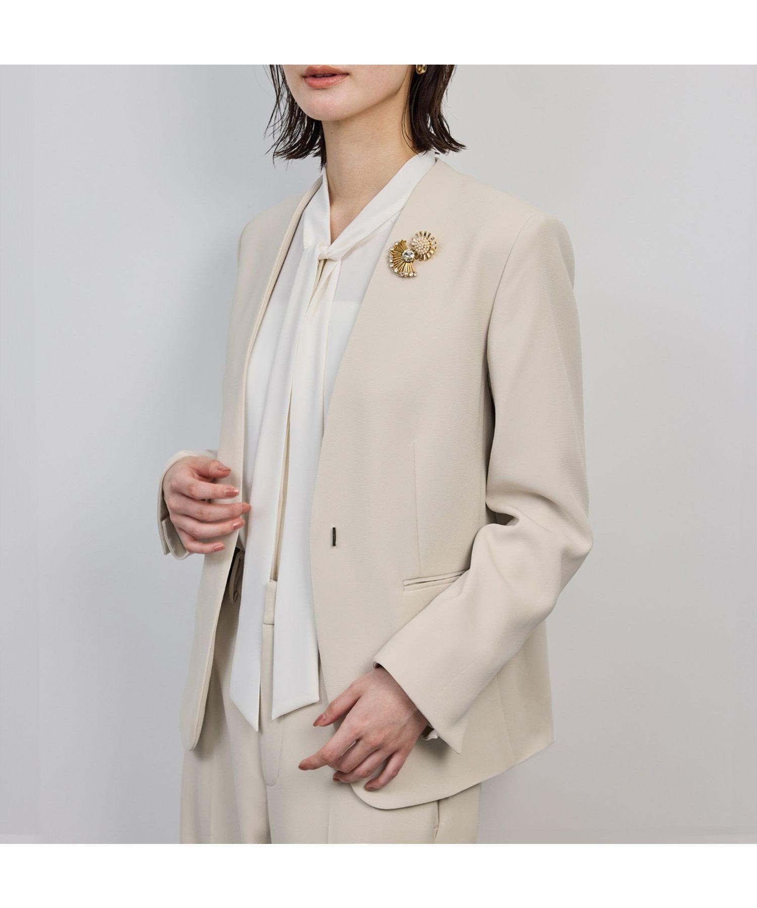 【ロペ/ROPE'】のトリアセダブルクロスVネックジャケット/イージーケア インテリア・キッズ・メンズ・レディースファッション・服の通販 founy(ファニー) 　ファッション　Fashion　レディースファッション　Fashion for Women　アウター　Coat / Outerwear Collection　レディースジャケット・軽アウター　Jackets　洗える　Machine Washable　シンプル　Simple, Minimal　ジャケット　Jacket, Outerwear　ストレッチ　Stretch, Stretchy Fabric　スマート　Smart, Elegant　セットアップ　Set-Up, Coordinated Outfit　ダブル　Double, Double-Breasted　プリーツ　Pleats, Pleated　ポケット　Pocket, Pocket Detail　おすすめ　Recommended / Our Picks　エレガント 上品　Elegant　セレモニー　Ceremony　ビジネス 仕事 通勤　Business / Work / Commuting　ベージュ(27)|ID: prp329100004821136 ipo3291000000035036825