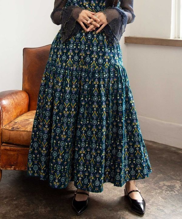 【アミナコレクション/Amina Collection】の【チャイハネ】ブライド刺繍ロングスカート 人気、トレンドファッション・服の通販 founy(ファニー) 　ファッション　Fashion　レディースファッション　Fashion for Women　スカート　Skirts　ロングスカート　Long Skirts / Maxi & Midi Skirts　インド　Indian Textile　ベロア　Velour, Soft Velvet　ロング　Long, Long-Length　 other-1|ID: prp329100004821144 ipo3291000000035036933