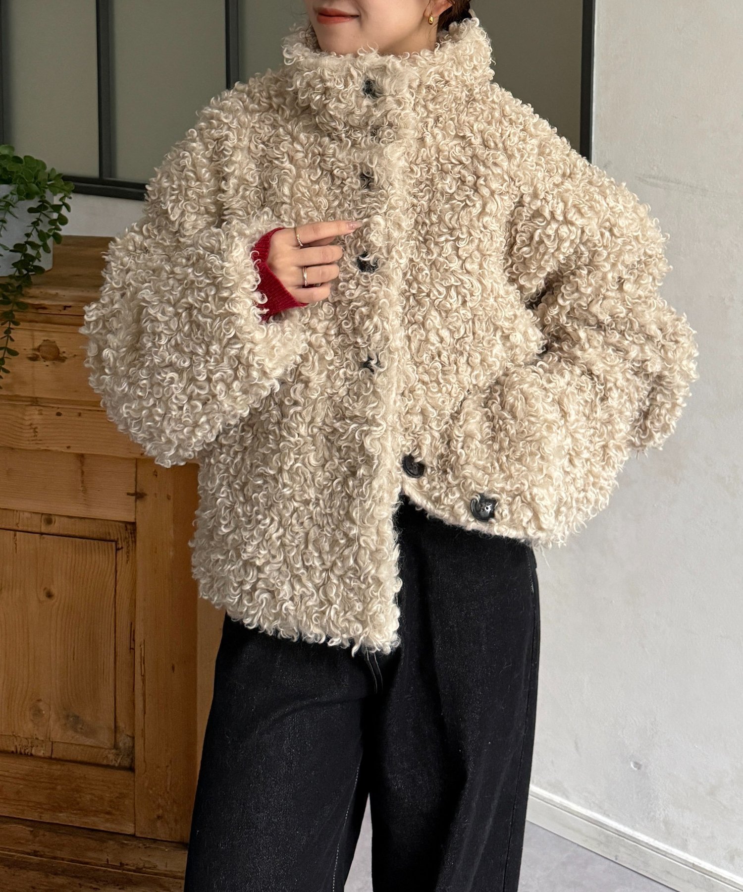 【ゼヴォン/Thevon】のプードルファーミドルジャケット 人気、トレンドファッション・服の通販 founy(ファニー) 　ファッション　Fashion　レディースファッション　Fashion for Women　アウター　Coat / Outerwear Collection　レディースジャケット・軽アウター　Jackets　秋　Autumn　ジャケット　Jacket, Outerwear　スラックス　Slacks, Dress Pants　タイトスカート　Pencil Skirt, Tight Skirt　トレンド　Trend, Trending Now　ポケット　Pocket, Pocket Detail　ミドル　Middle Length, Mid Height　冬　Winter / This Winter　再入荷　Restock / Back in Stock　おすすめ　Recommended / Our Picks　エレガント 上品　Elegant　2025年　2025　2025-2026秋冬・A/W　Autumn/Winter 2025–26 AW25–26　 other-1|ID: prp329100004821161 ipo3291000000035037083