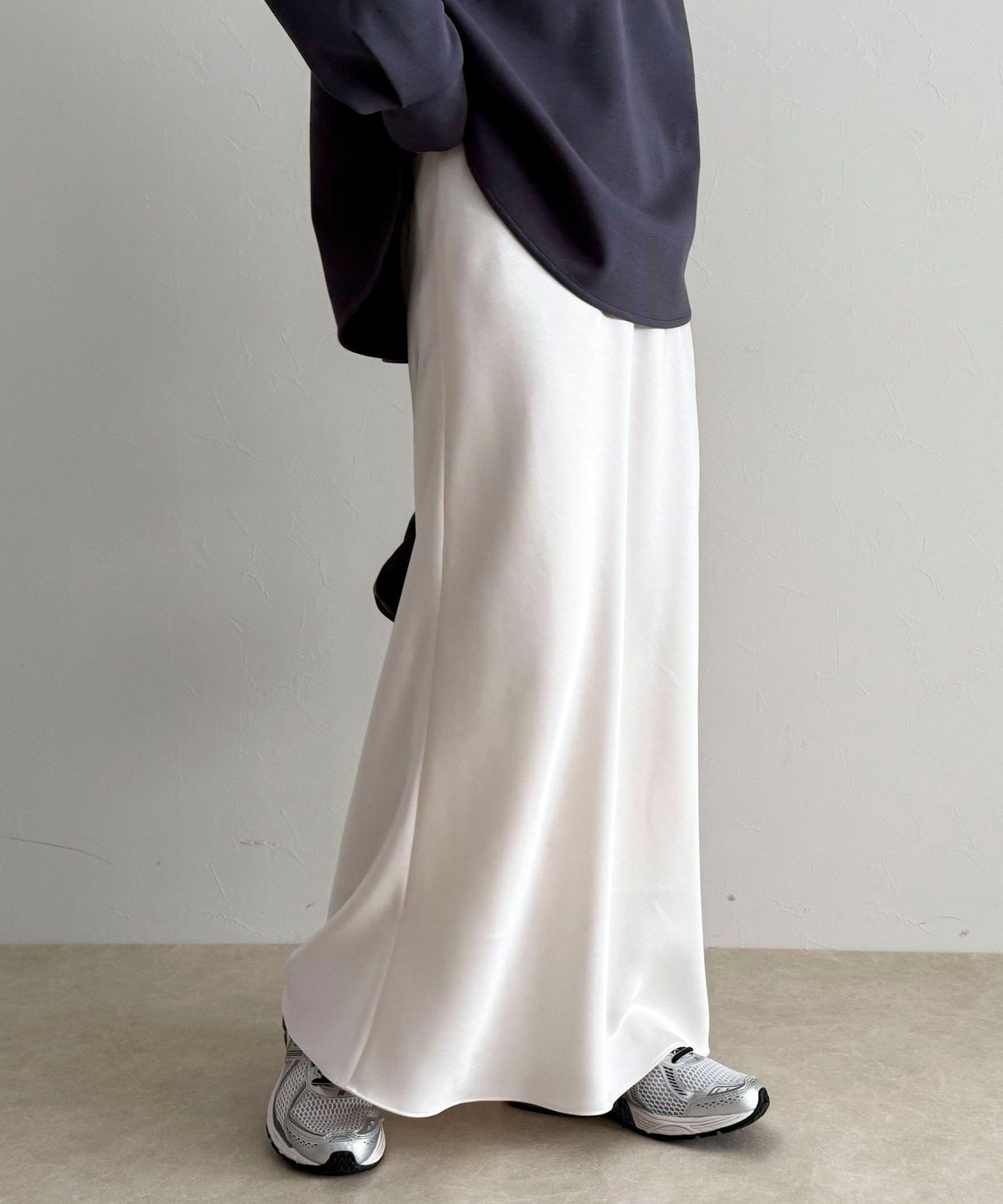 【フレディ&グロスター/FREDY&GLOSTER】のヘビーサテンバイアススカート インテリア・キッズ・メンズ・レディースファッション・服の通販 founy(ファニー) 　ファッション　Fashion　レディースファッション　Fashion for Women　スカート　Skirts　2026年　2026　おすすめ　Recommended / Our Picks　なめらか　Smooth, Silky Texture　サテン　Satin, Glossy Fabric　シンプル　Simple, Minimal　エレガント 上品　Elegant　オフホワイト|ID: prp329100004821173 ipo3291000000035037205