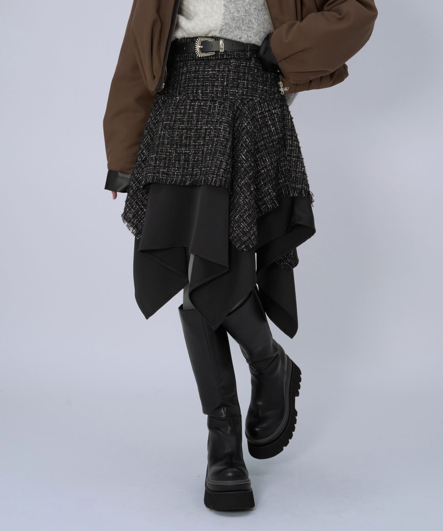 【ハレ/HARE】のラメツイードイレヘムミニスカート インテリア・キッズ・メンズ・レディースファッション・服の通販 founy(ファニー) 　ファッション　Fashion　レディースファッション　Fashion for Women　スカート　Skirts　ミニスカート　Mini Skirts　おすすめ　Recommended / Our Picks　ウェーブ　Wavy Pattern　ショート　Short, Short Length　ストレート　Straight, Straight Cut　ツイード　Twill, Twill Weave　トレンド　Trend, Trending Now　フィット　Fit, Slim Fit　ブルゾン　Blouson, Bomber Jacket　ミニスカート　Mini Skirt, Short Skirt　リブニット　Rib Knit, Ribbed Knit　エレガント 上品　Elegant　厚底　Platform Shoes　無地　Plain, Solid Color　ブラック09|ID: prp329100004821187 ipo3291000000035037444