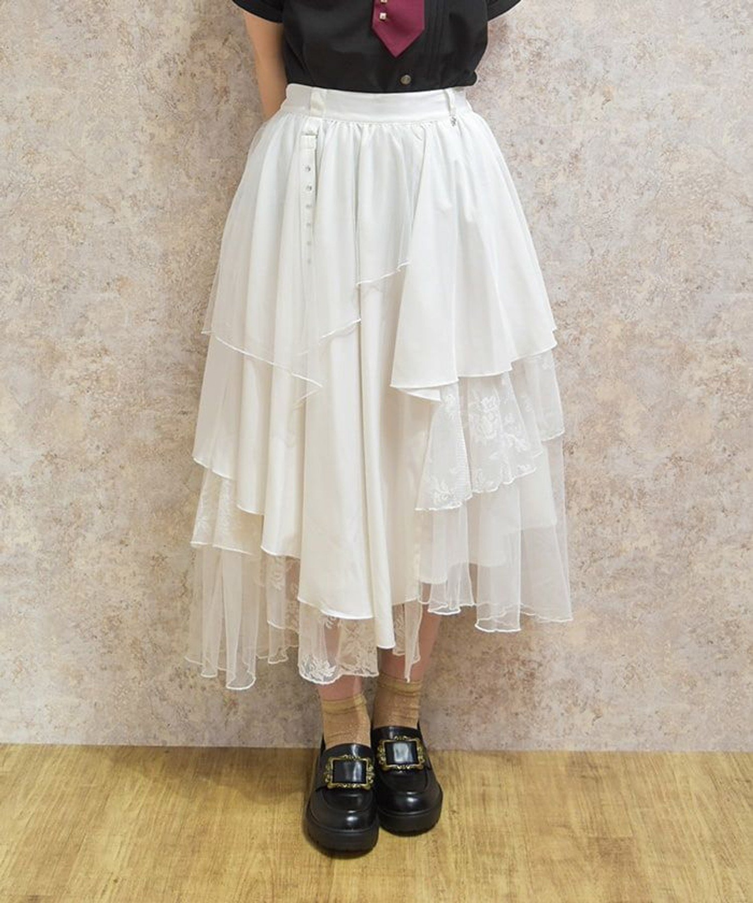 【アクシーズファム/axes femme】の異素材イレヘムロングスカート インテリア・キッズ・メンズ・レディースファッション・服の通販 founy(ファニー) 　ファッション　Fashion　レディースファッション　Fashion for Women　スカート　Skirts　ロングスカート　Long Skirts / Maxi & Midi Skirts　おすすめ　Recommended / Our Picks　アシンメトリー　Asymmetrical Style　クール　Cool, Chic　シンプル　Simple, Minimal　ダウン　Down, Puffer　チュール　Tulip, Tulip Motif　レース　Lace, Lace Fabric　切替　Switching, Contrast Panel　無地　Plain, Solid Color　白|ID: prp329100004821222 ipo3291000000035037882